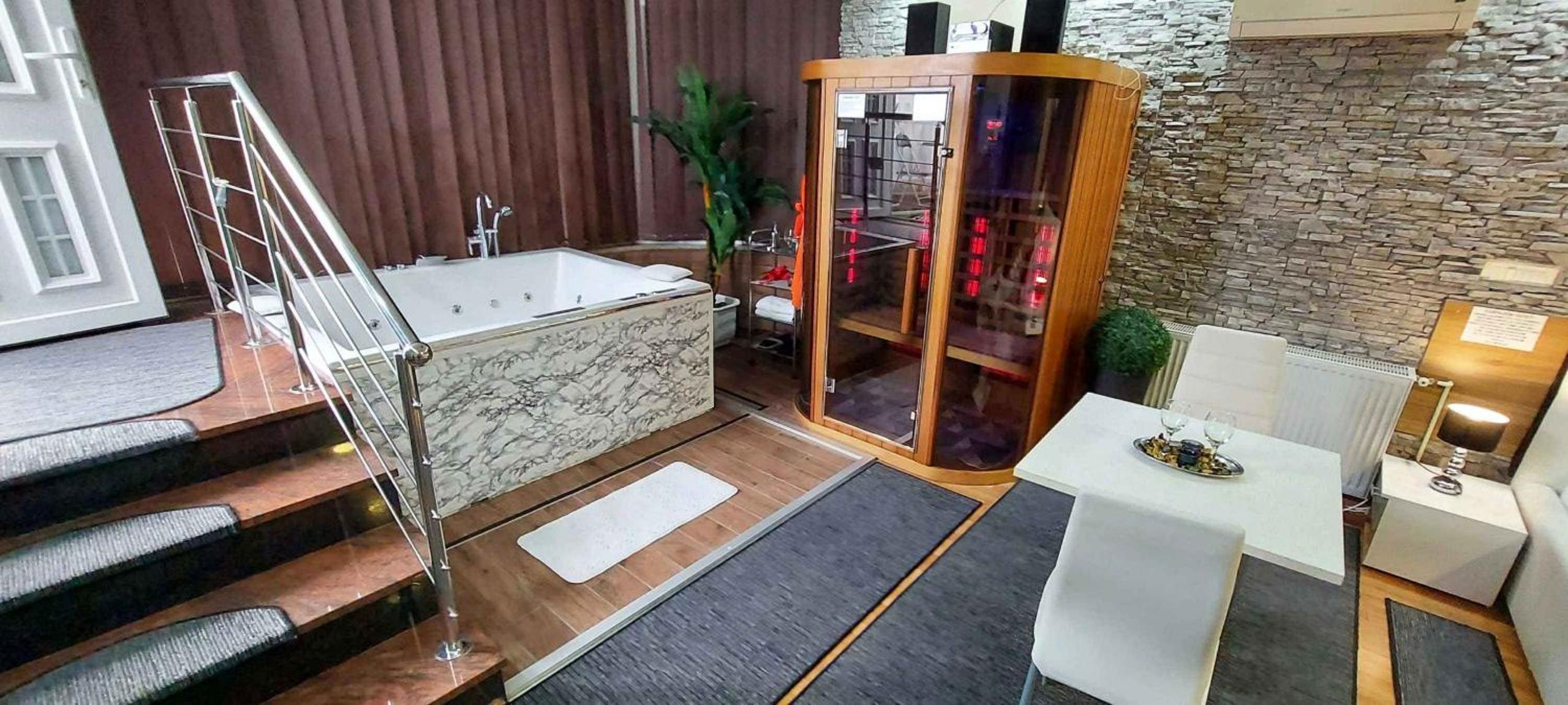 Queen Room with Spa Bath - Photo 3
