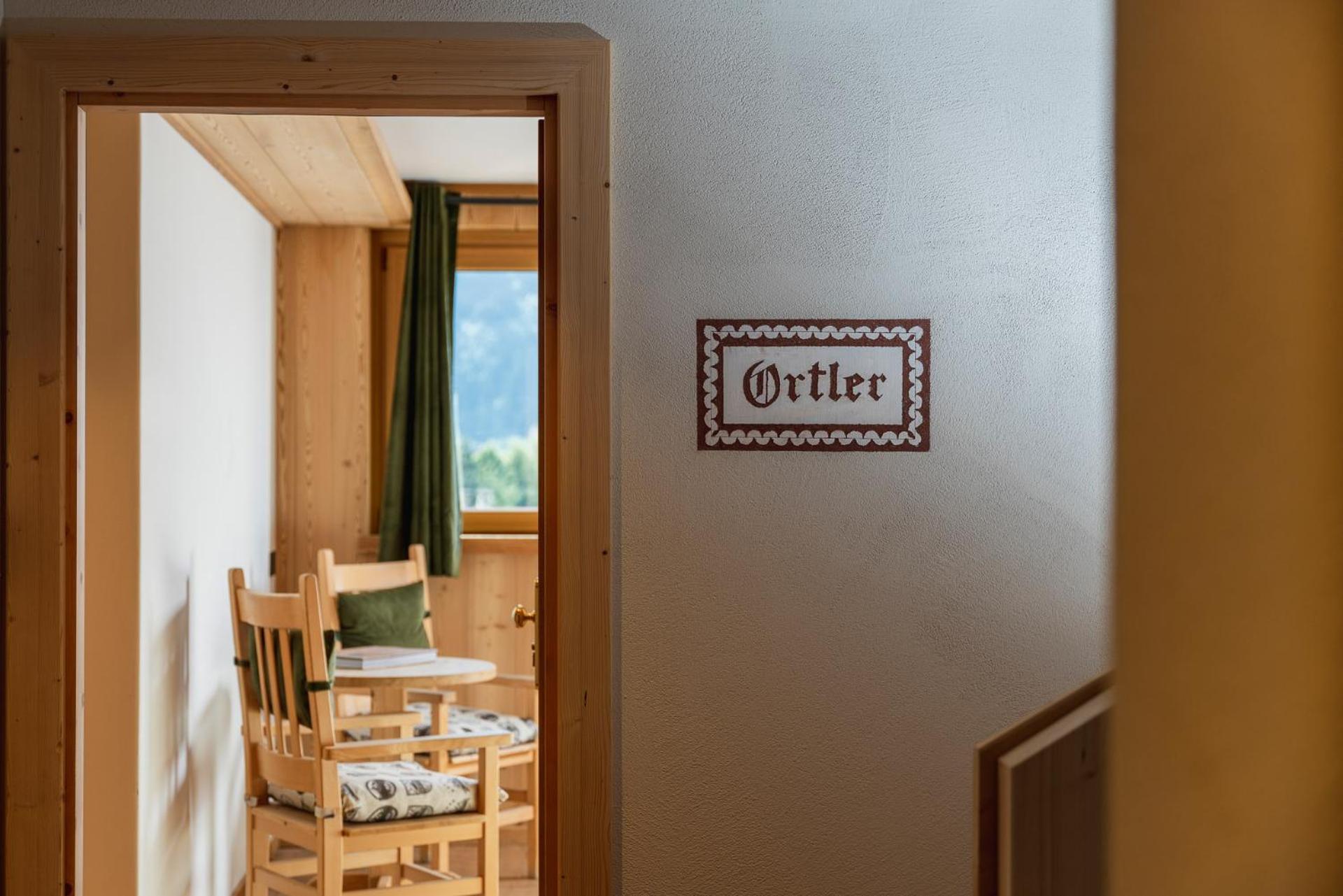 Suite - Photo 18