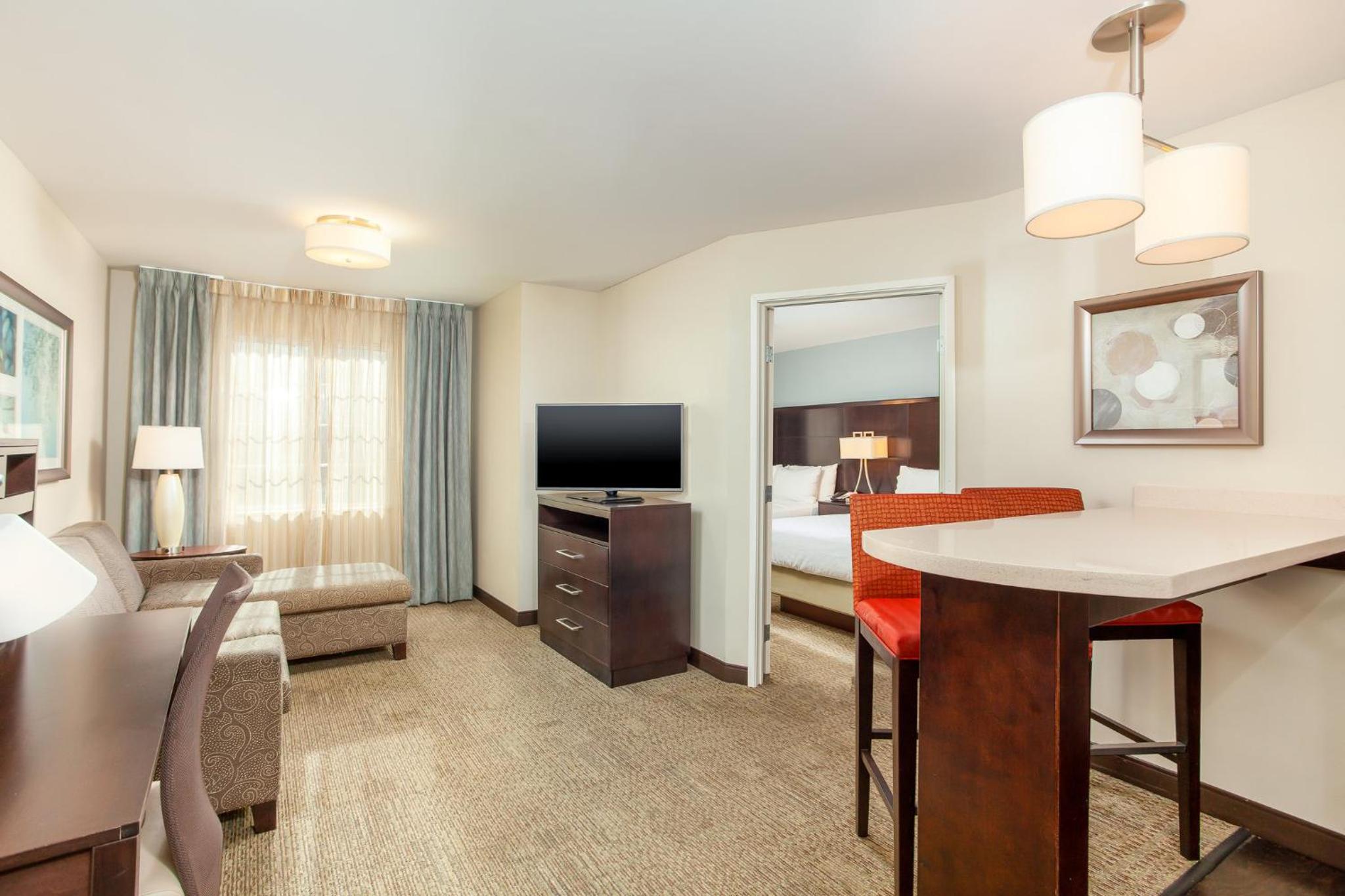 Feature Suite - Non-Smoking