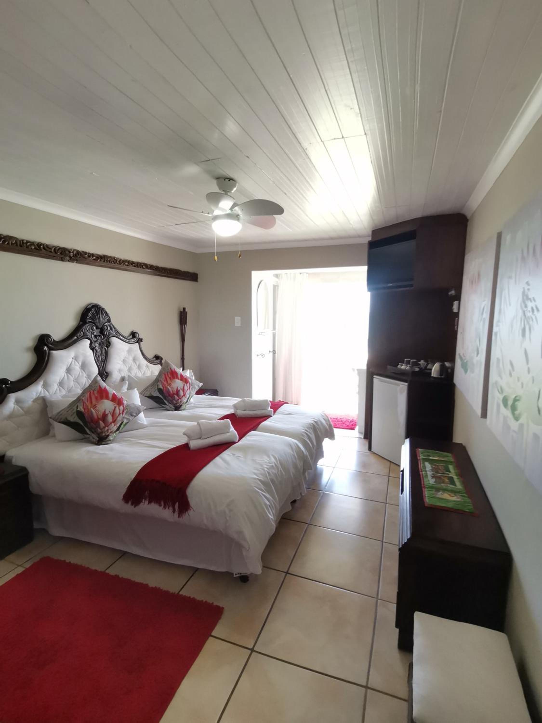 Deluxe Double or Twin Room with Sea View - Photo 4