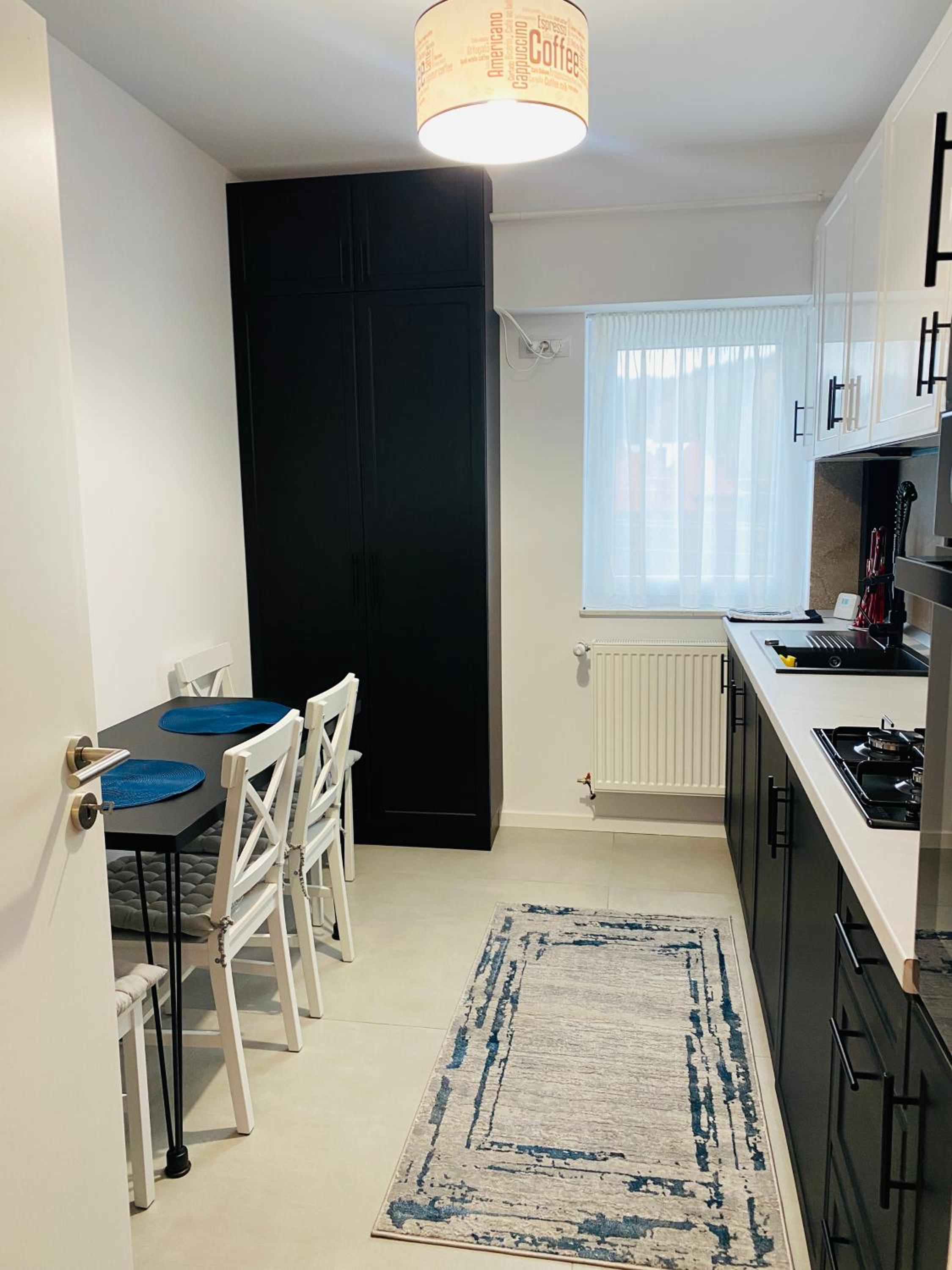 One-Bedroom Apartment - Photo 8