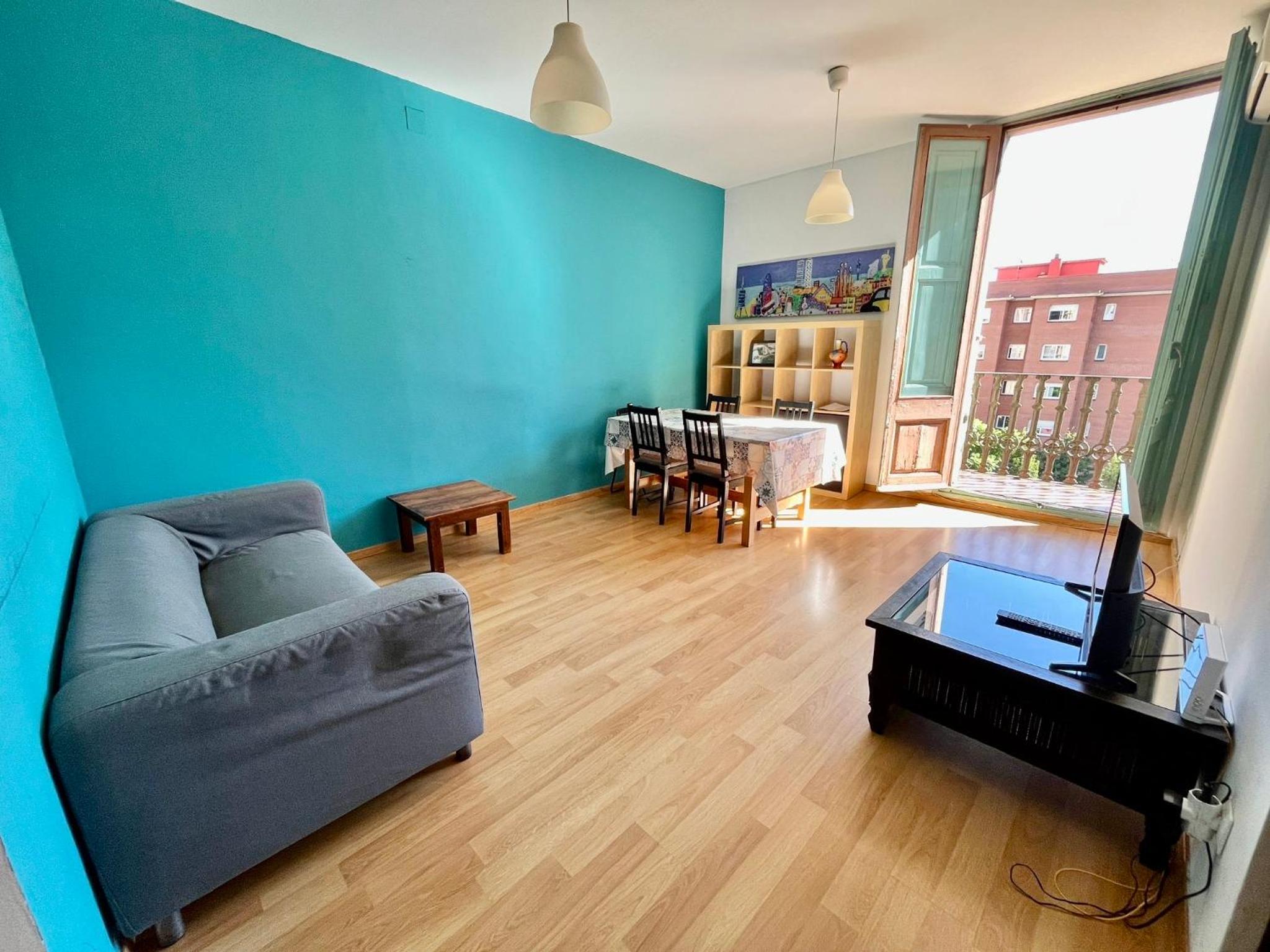 Apartamento de dos habitaciones con balcón (1-3 adultos)