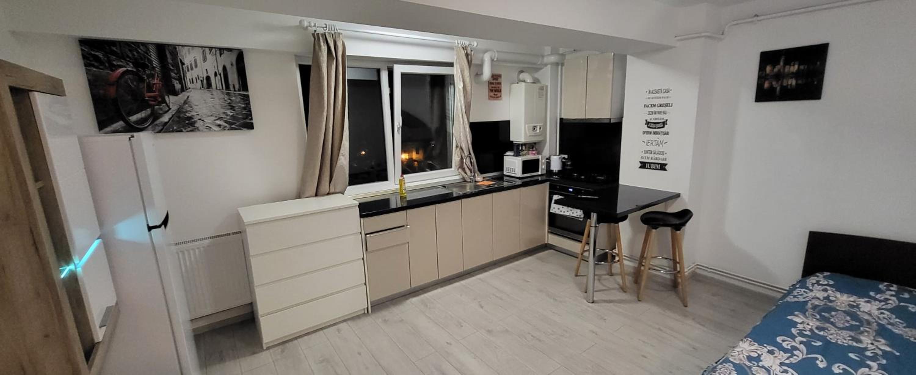 One-Bedroom Apartment - Photo 12
