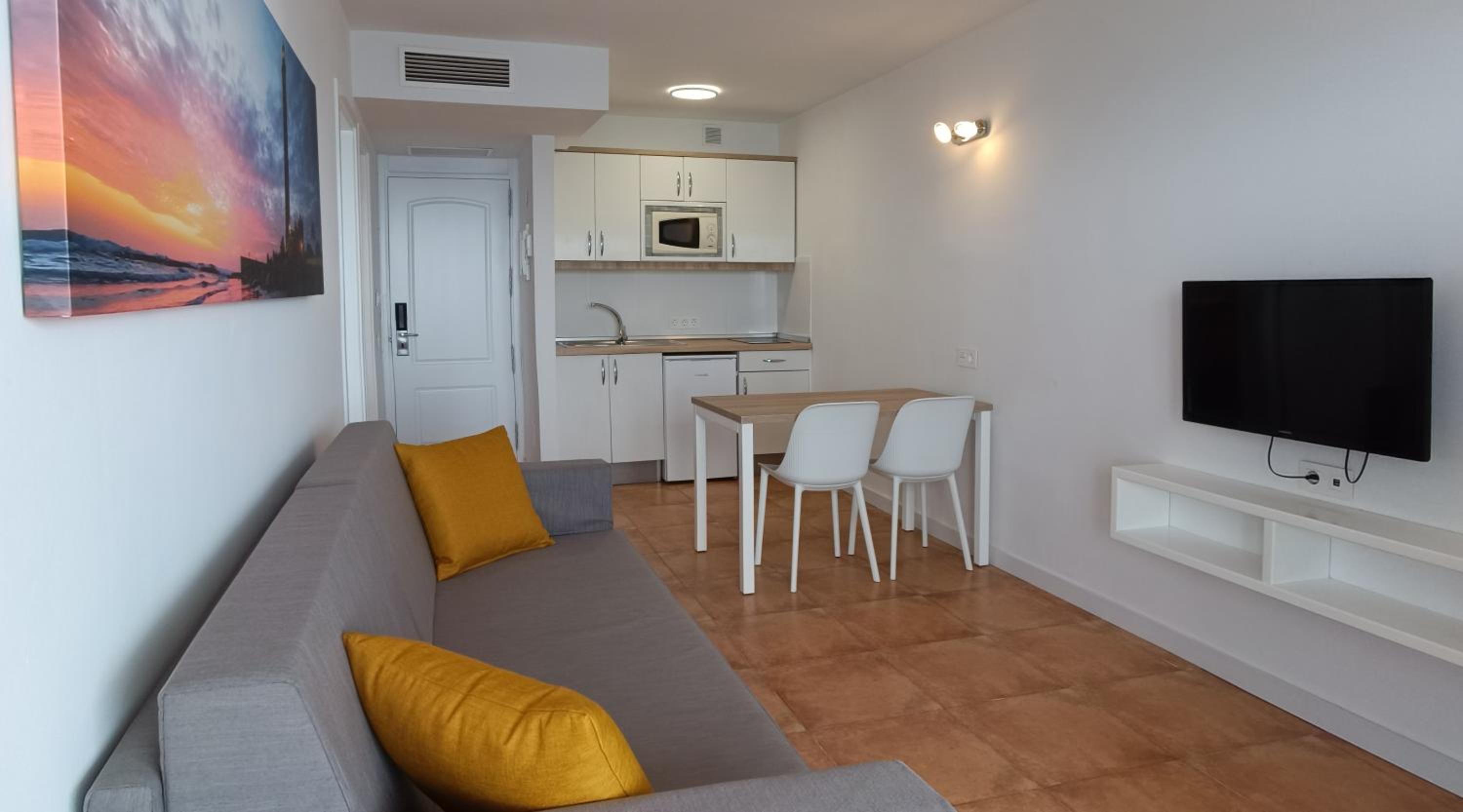 One-Bedroom Apartment Sea View