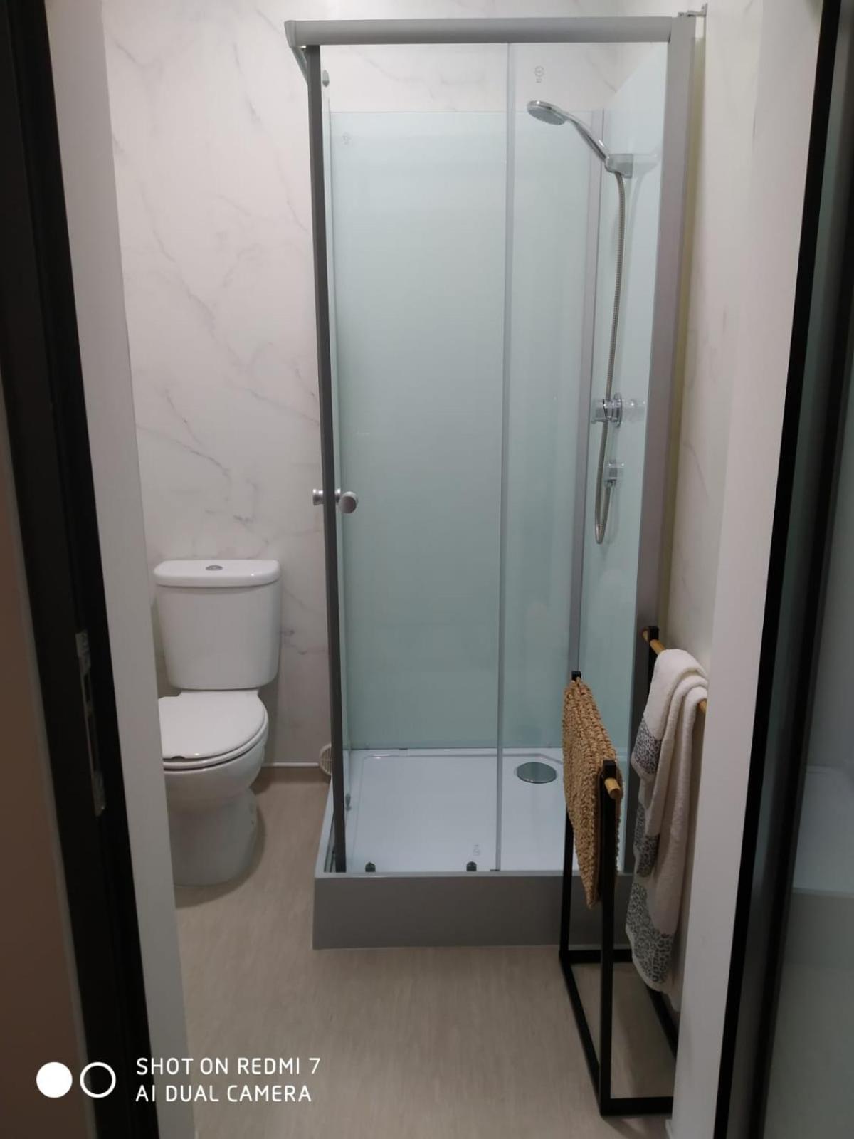 Standard Single Room with Shower photo 2