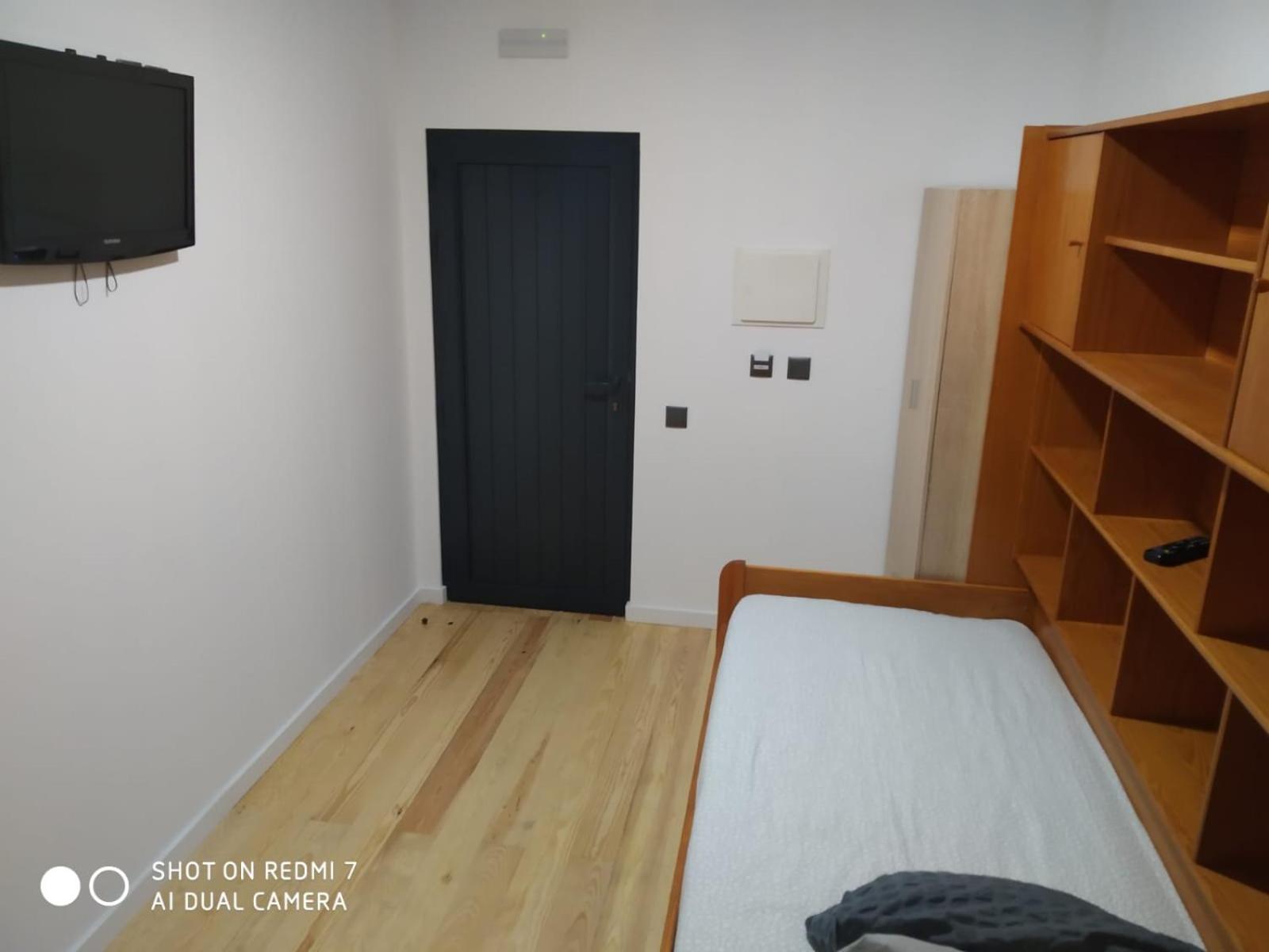 Standard Single Room with Shower photo 3