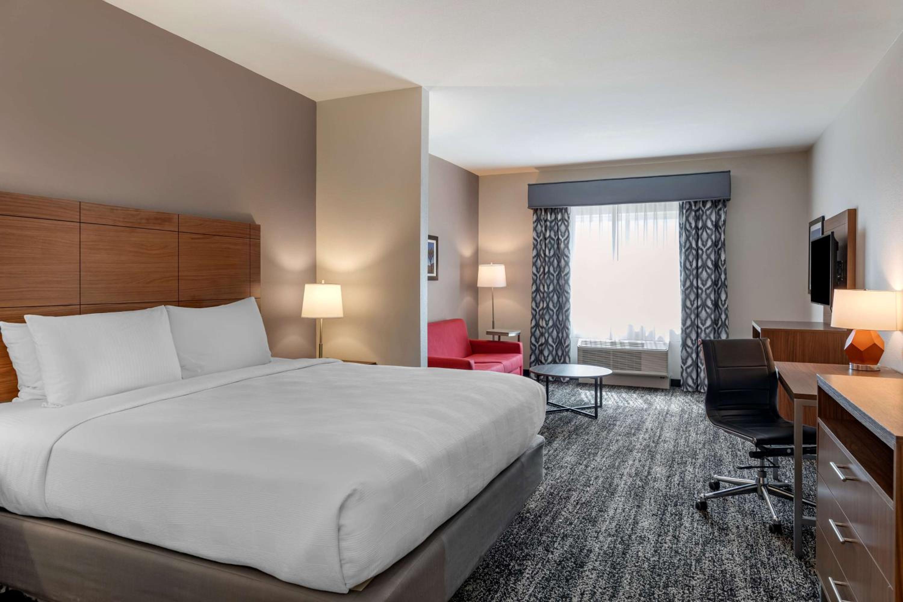 King Suite with Sofa Bed - Photo 3