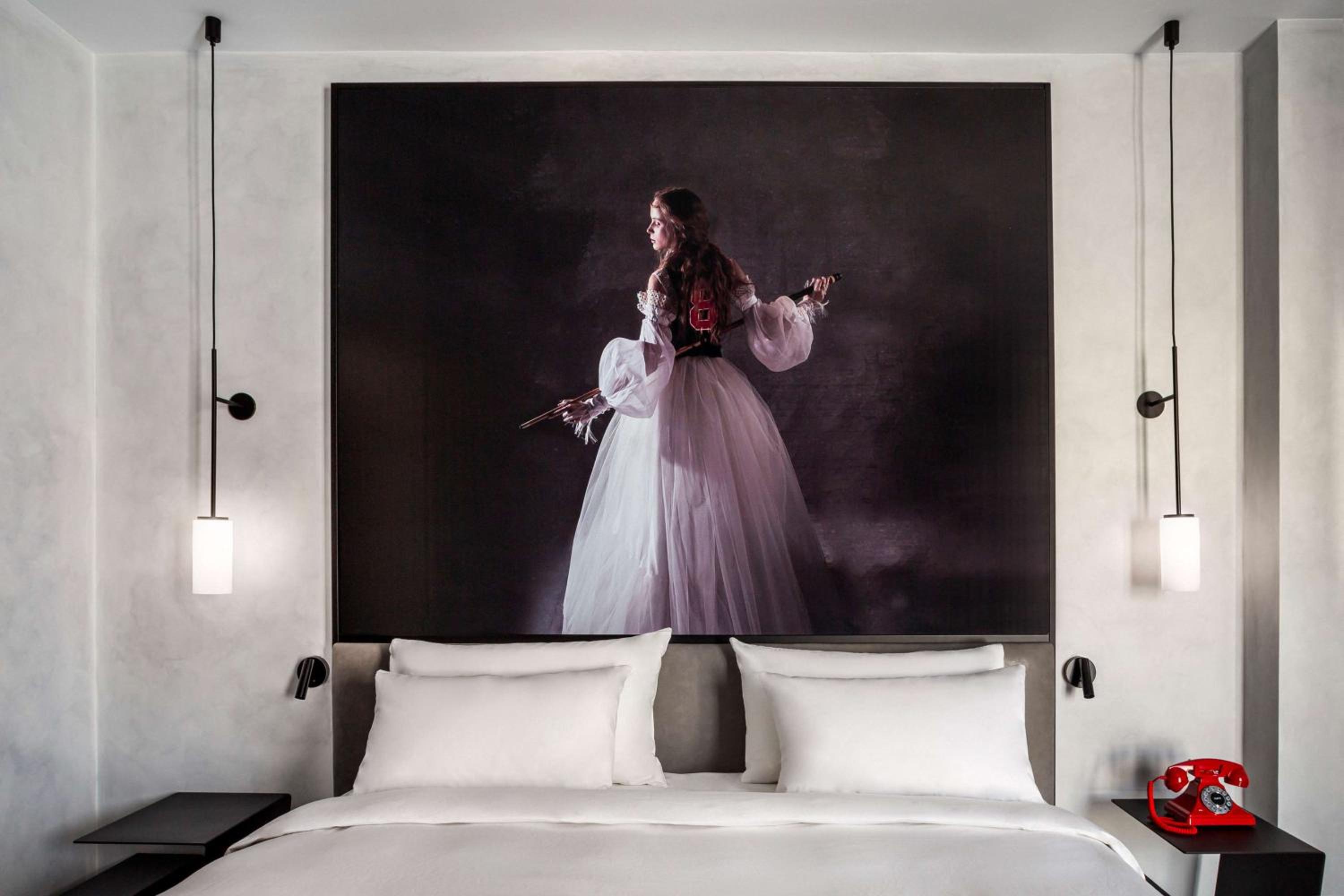 Standard Room thumbnail 6