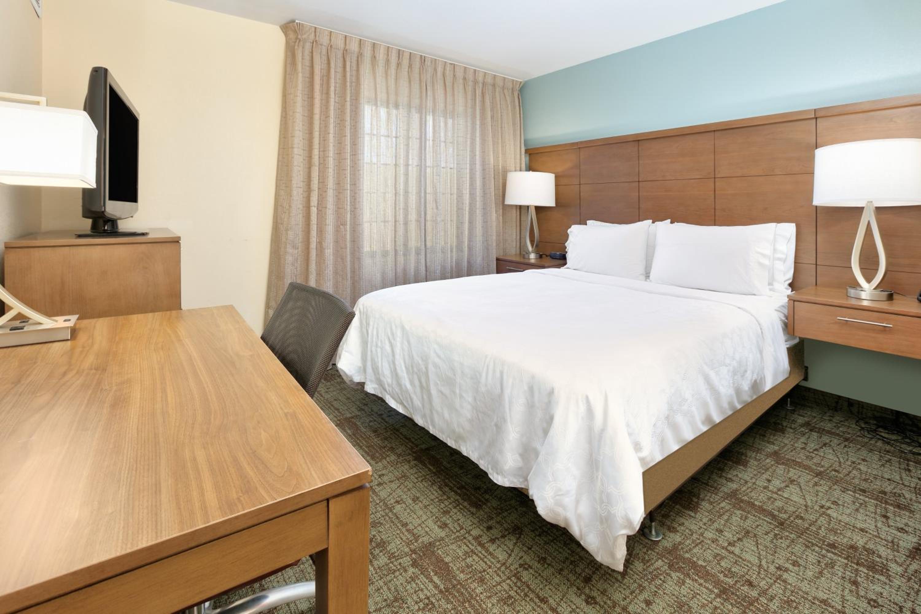 Two-Bedroom Suite with Sofa Bed - Photo 4