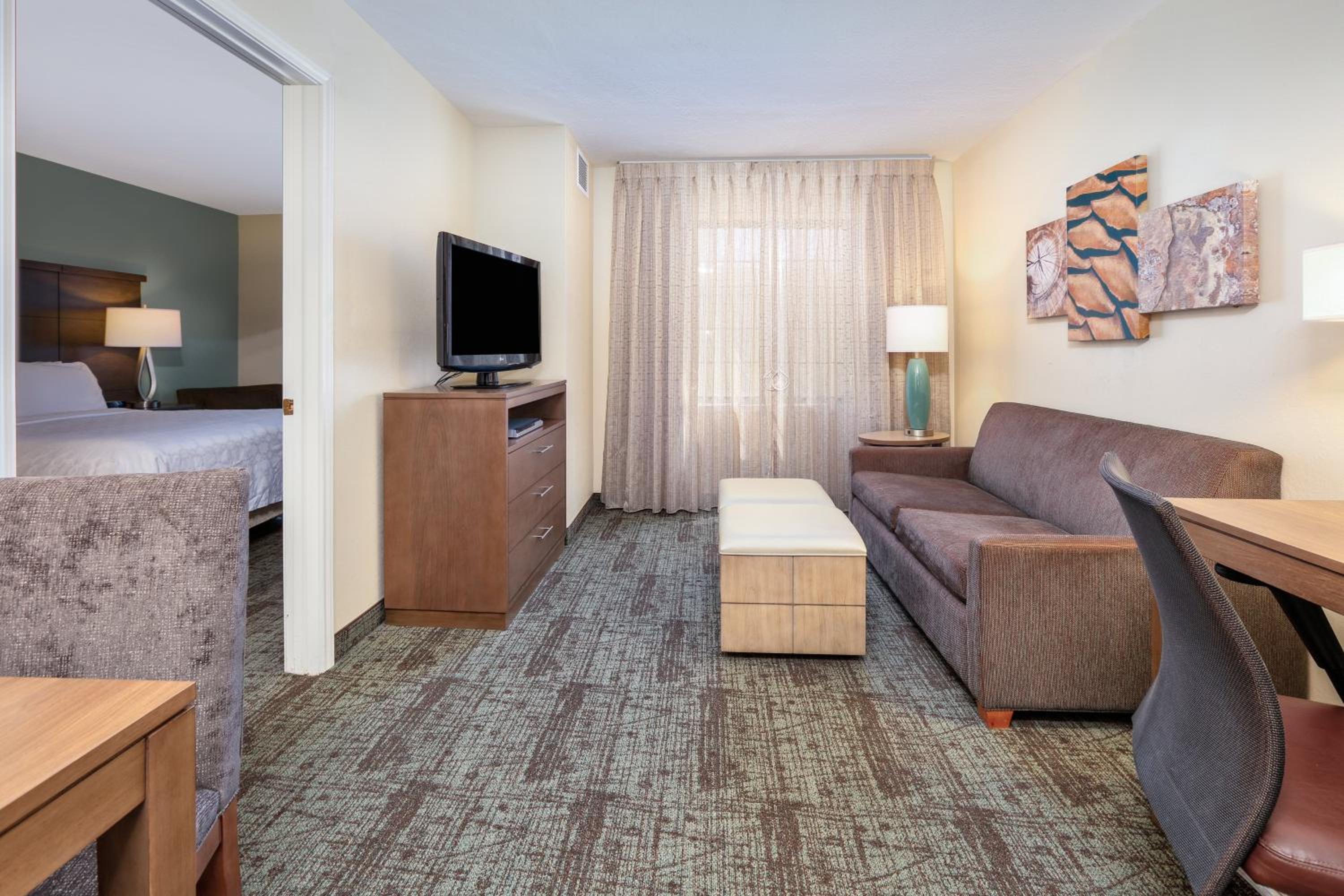 One-Bedroom Suite with Tub - Mobility Accessible - Photo 1