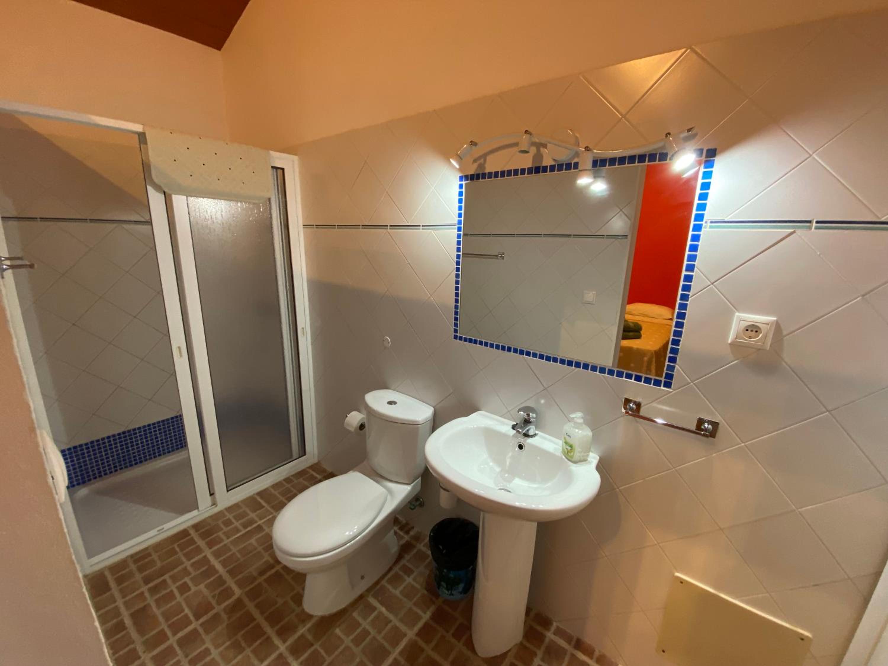 Basic Triple Room photo 2