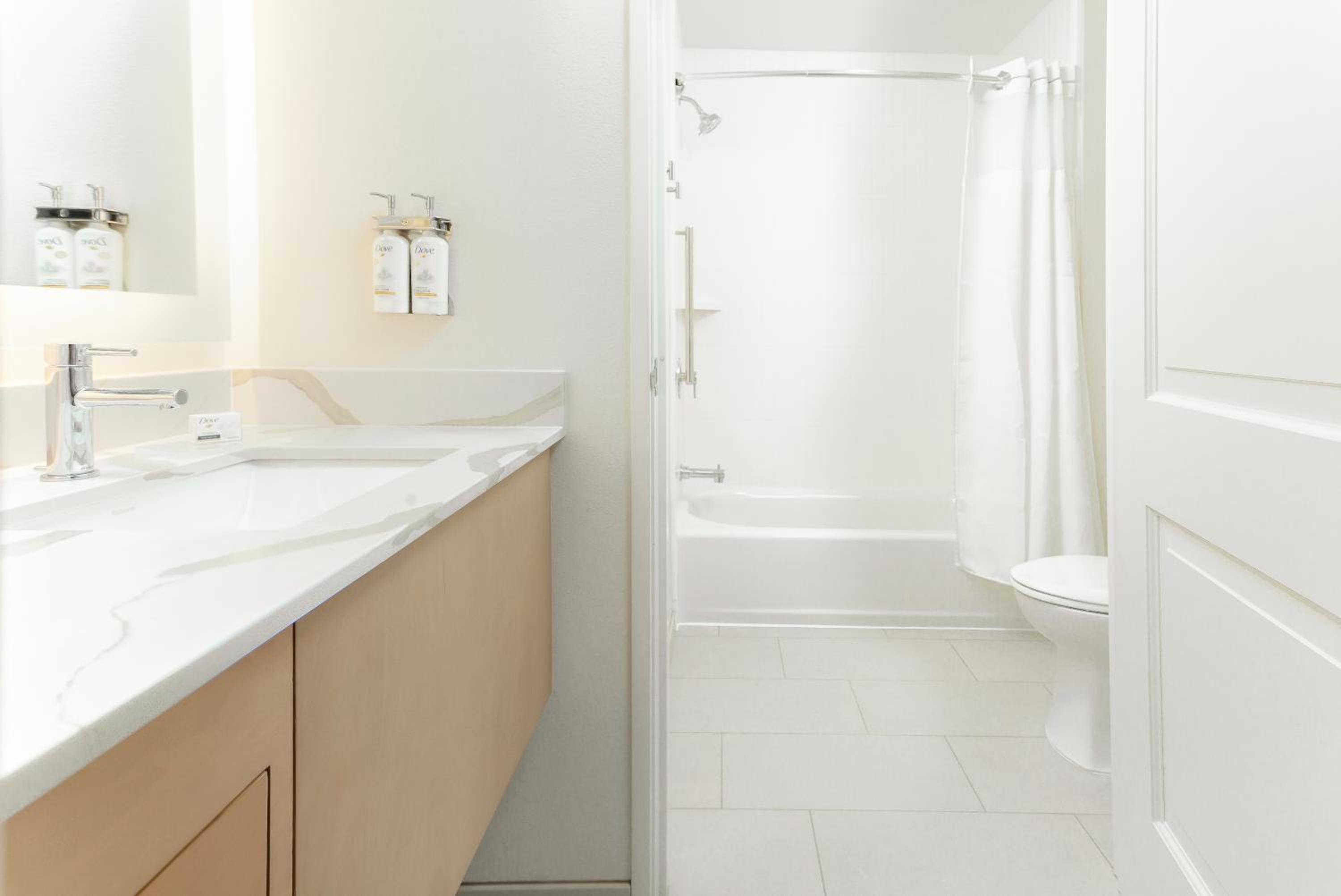 Two-Bedroom Suite - Photo 15