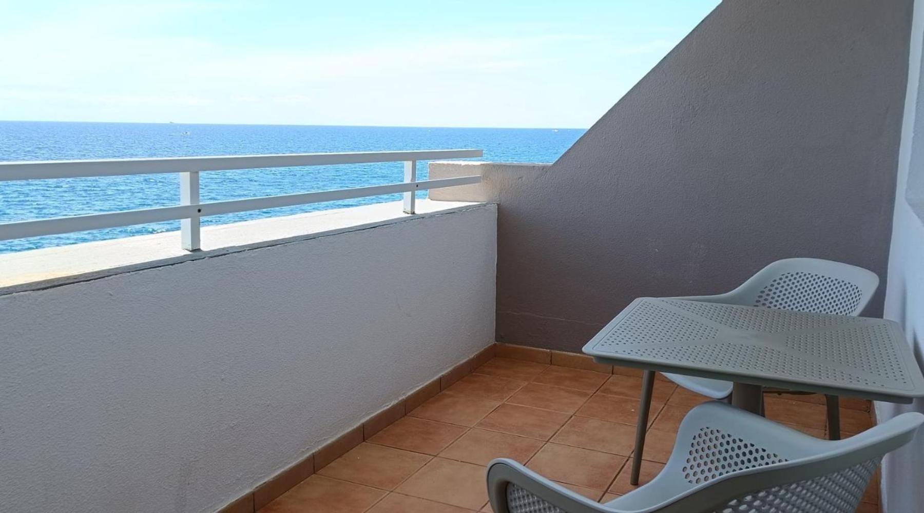 One-Bedroom Apartment Sea View - Photo 2