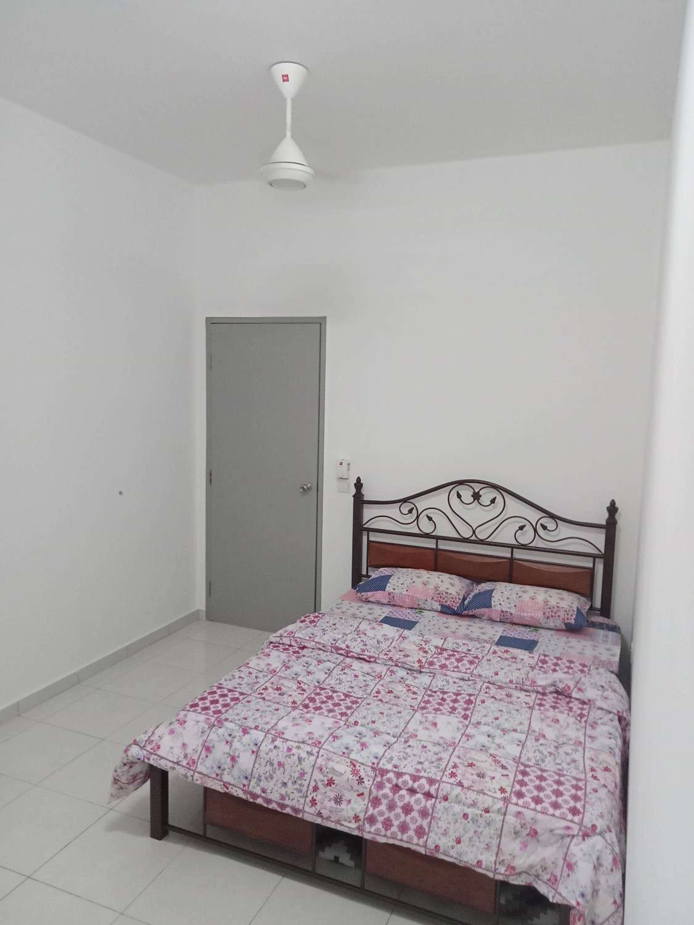 Four-Bedroom House photo 3
