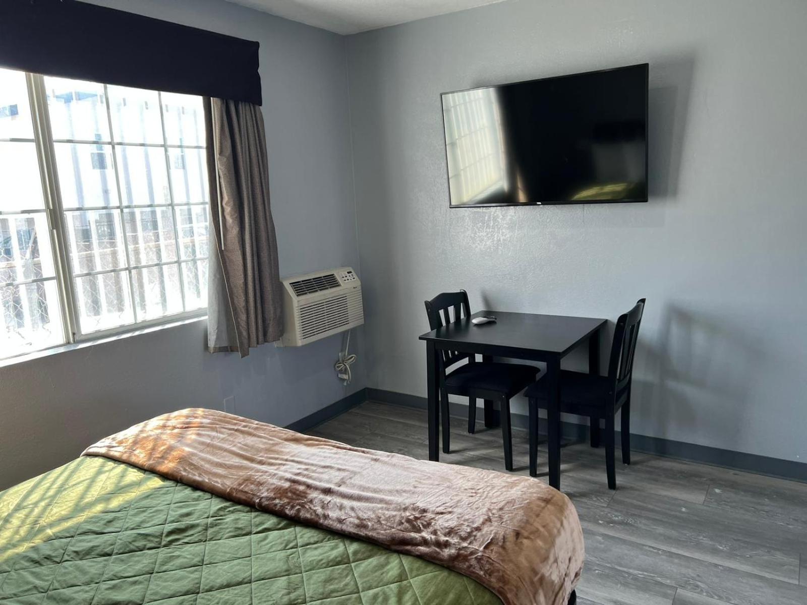 Deluxe Family Room photo 3