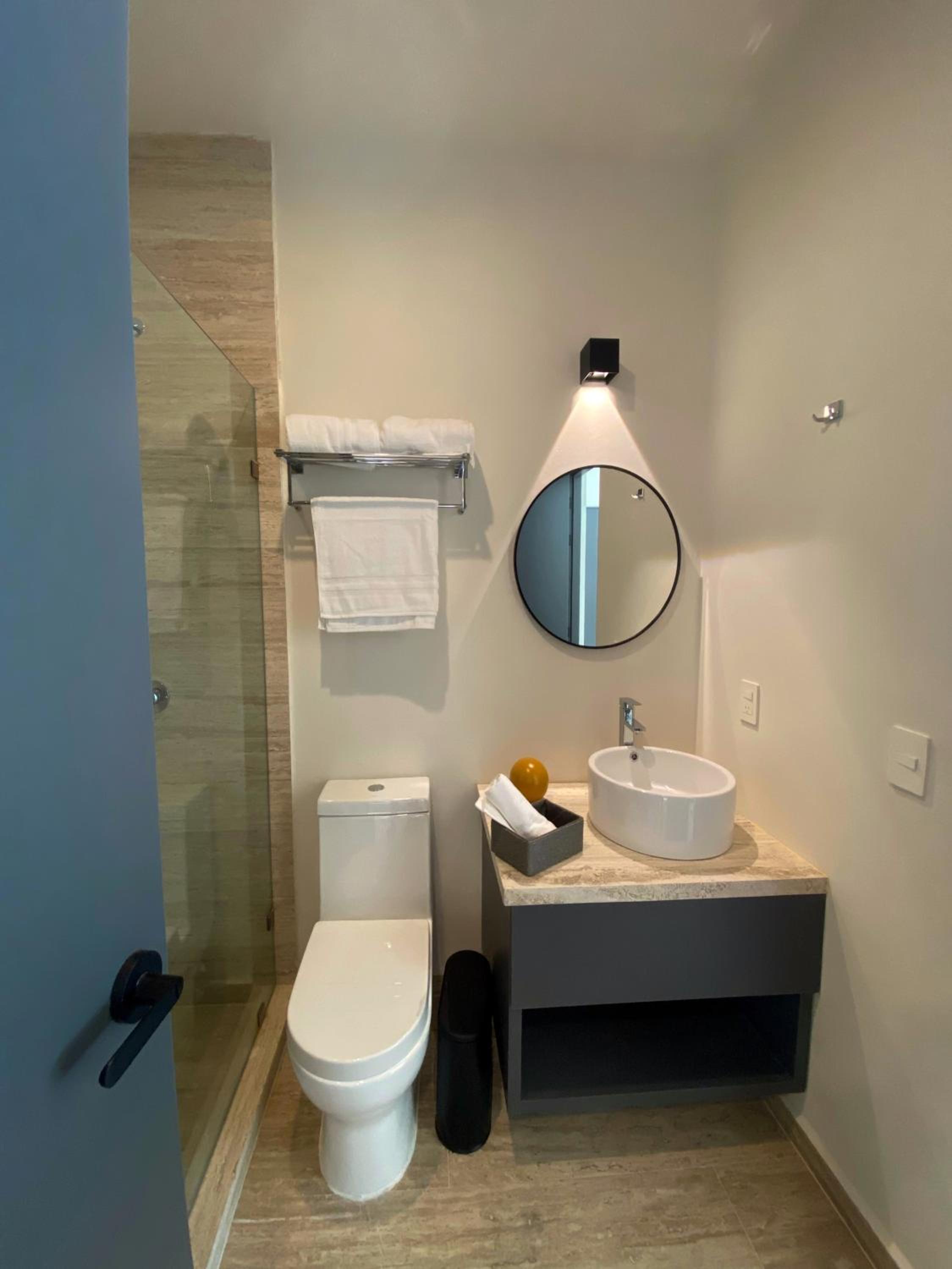 Twin Room with Balcony - Photo 3
