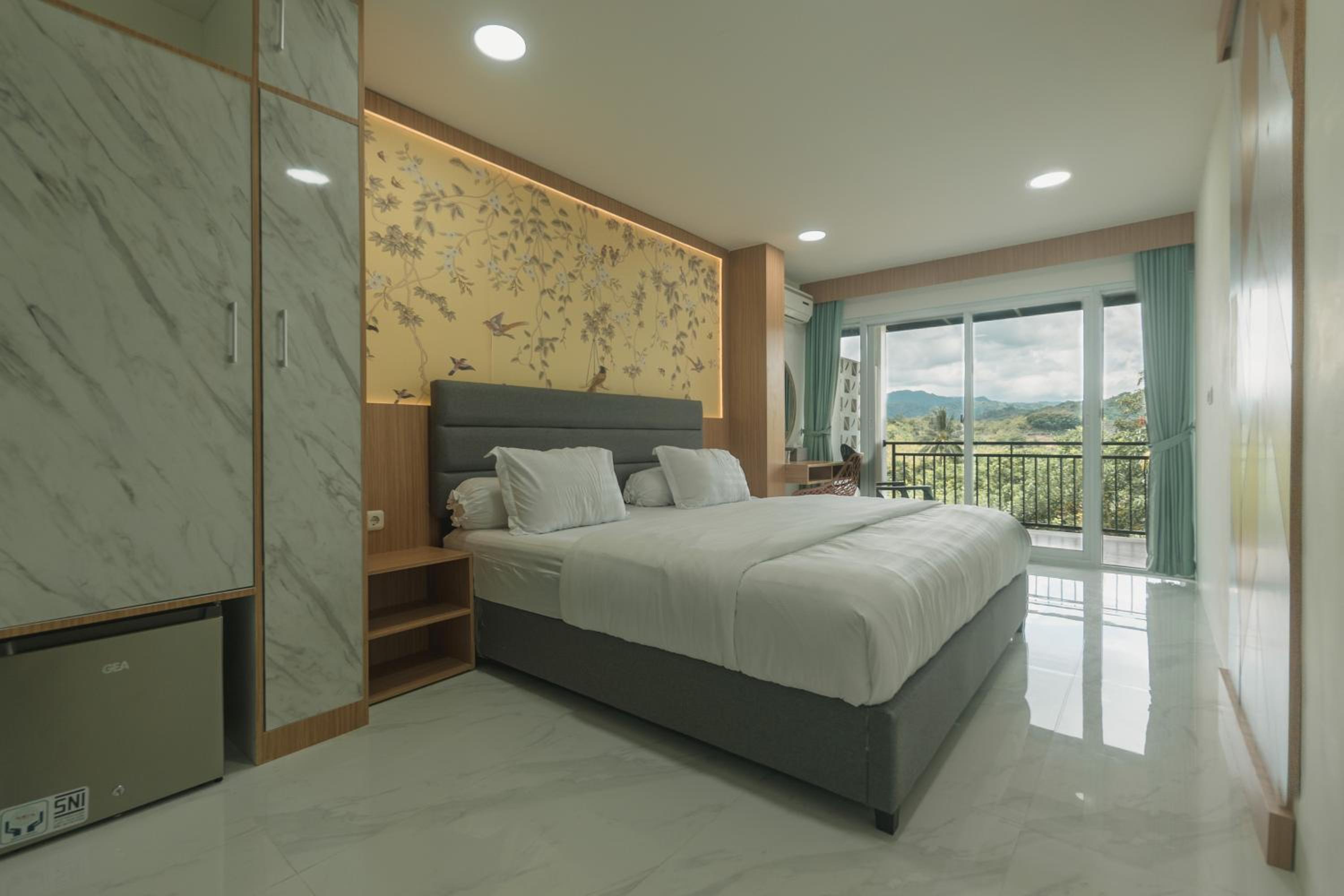 Deluxe Double Room photo 3