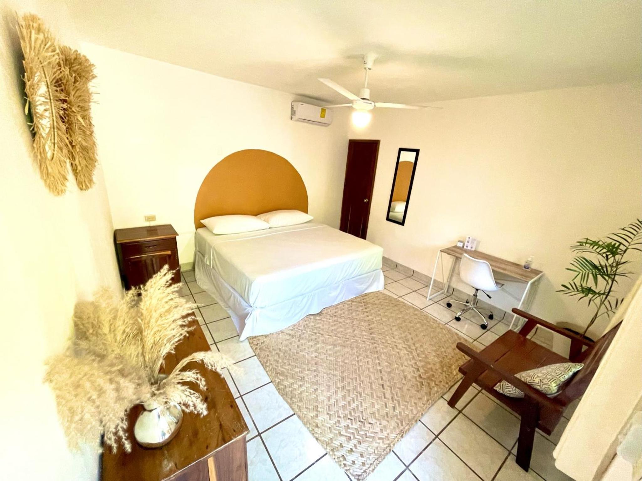 King Suite - Photo 1