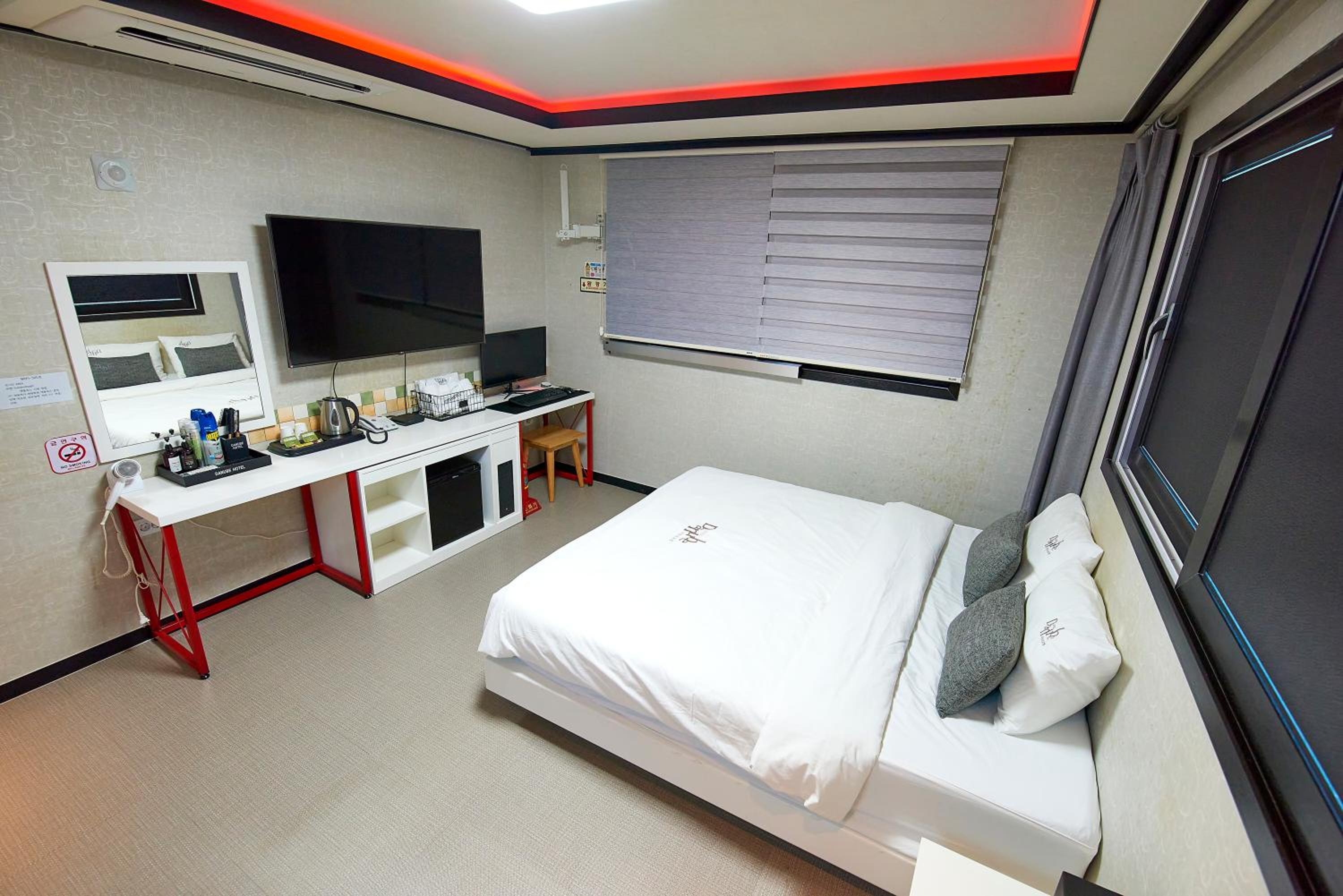 Standard Double Room - Photo 5