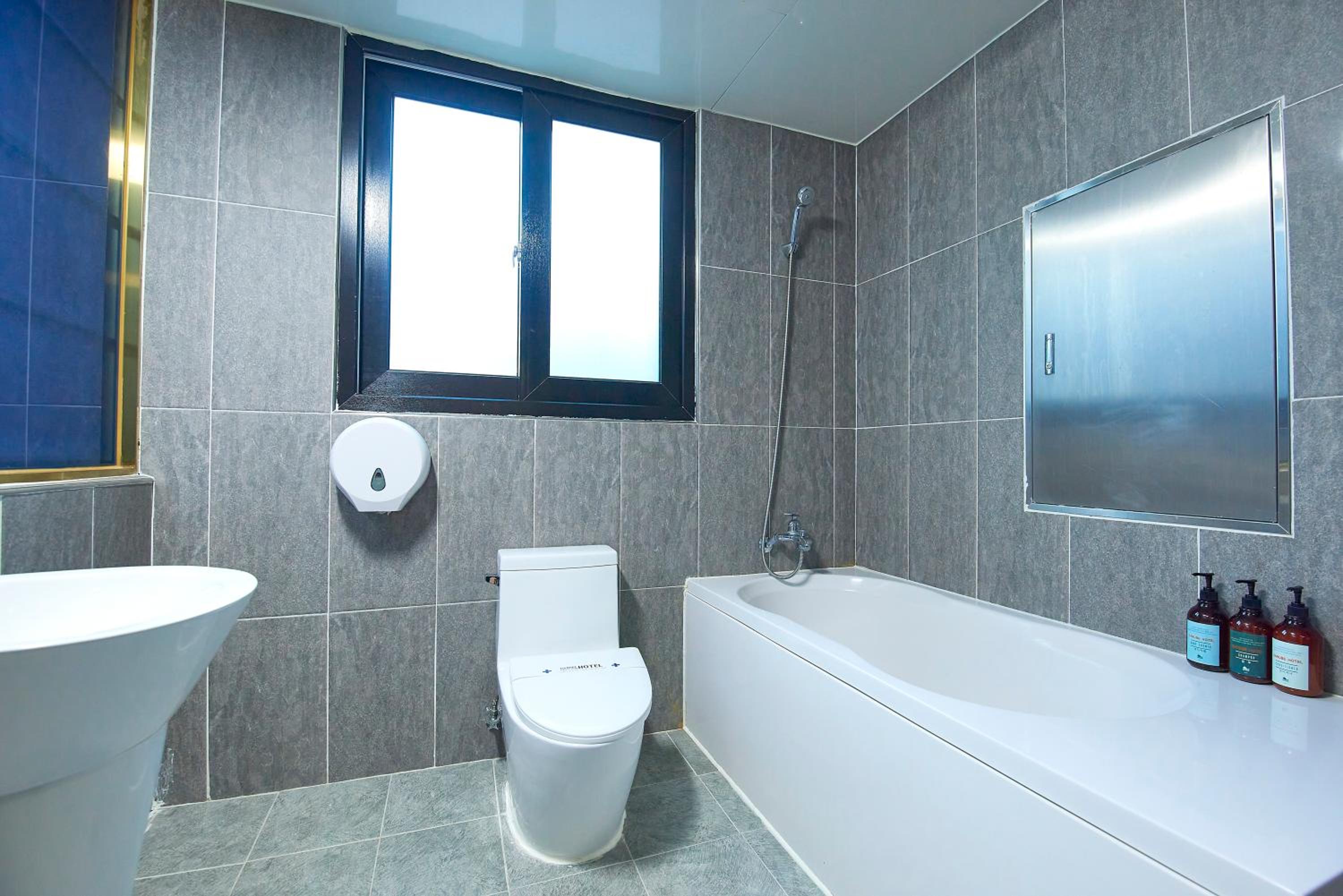 Standard Double Room - Photo 4