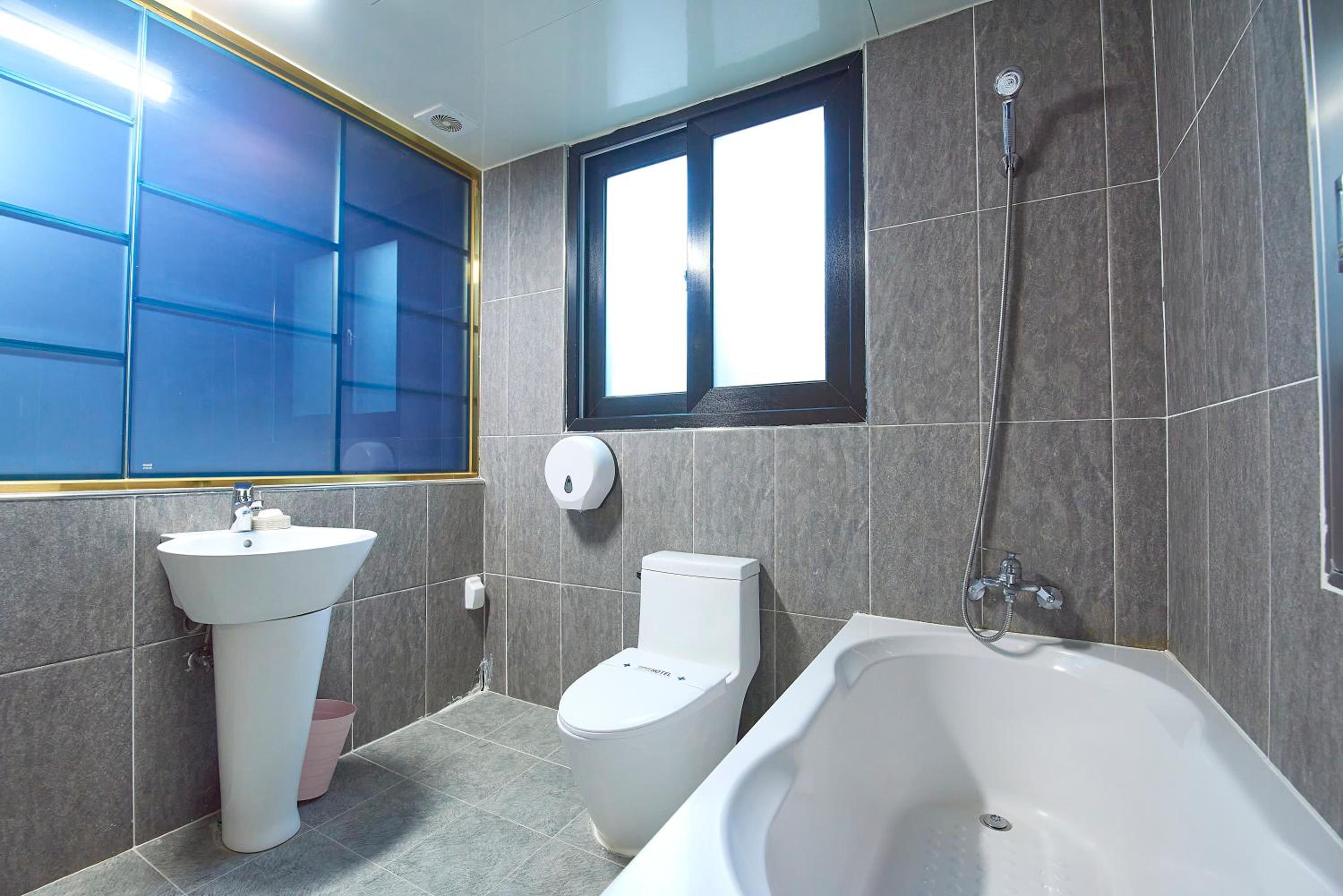 Standard Double Room - Photo 3