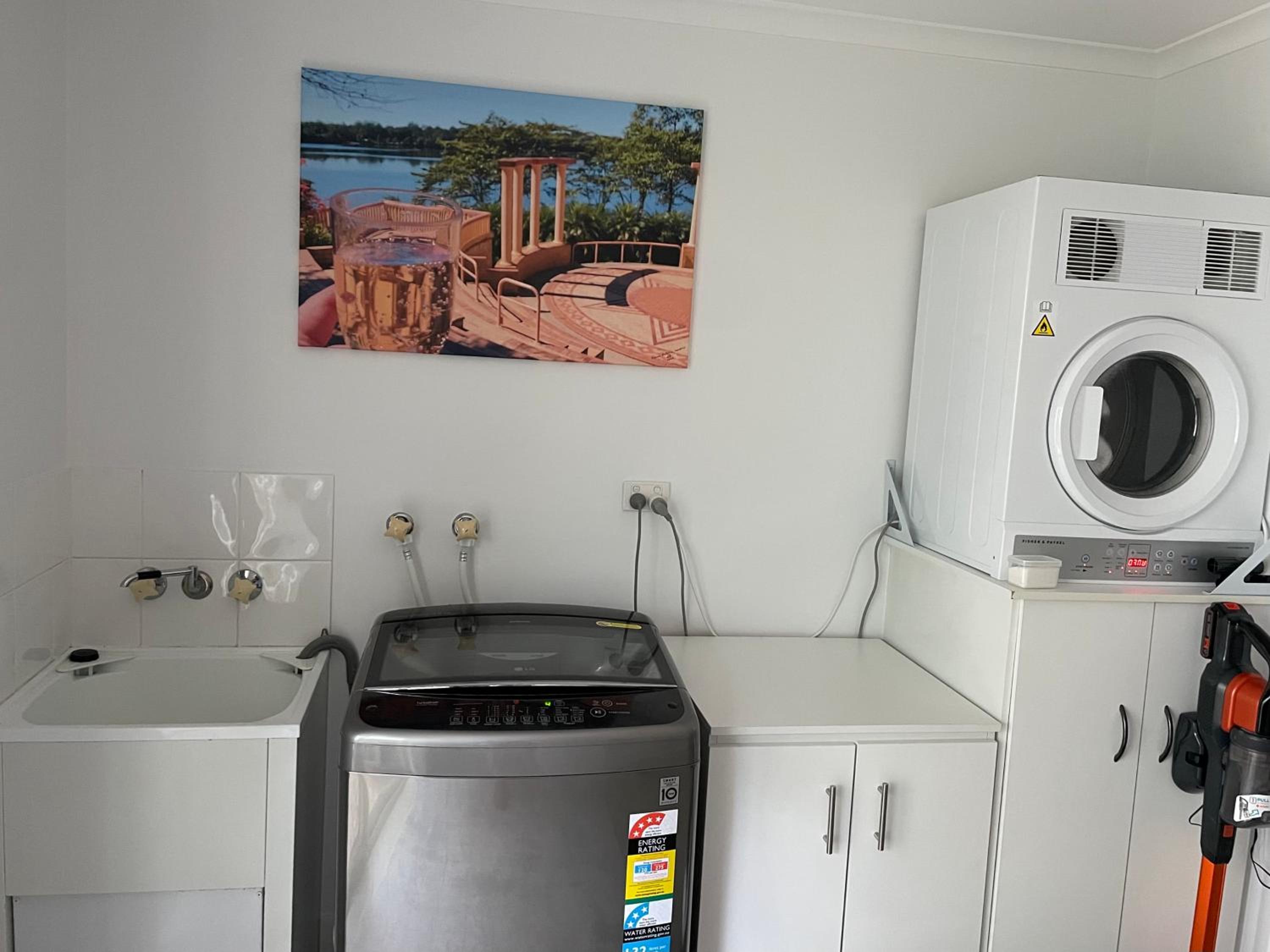 Two-Bedroom Apartment - Photo 2