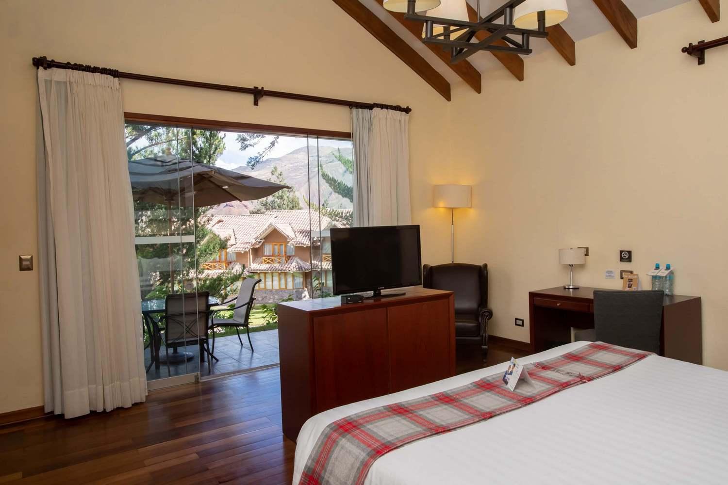 Villa - Photo 2