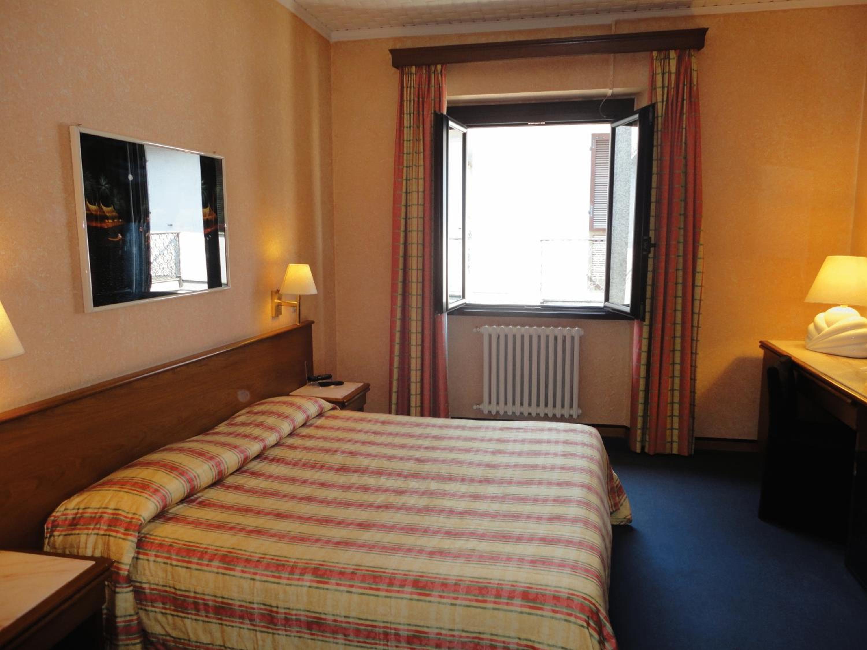Standard Double Room - Photo 6