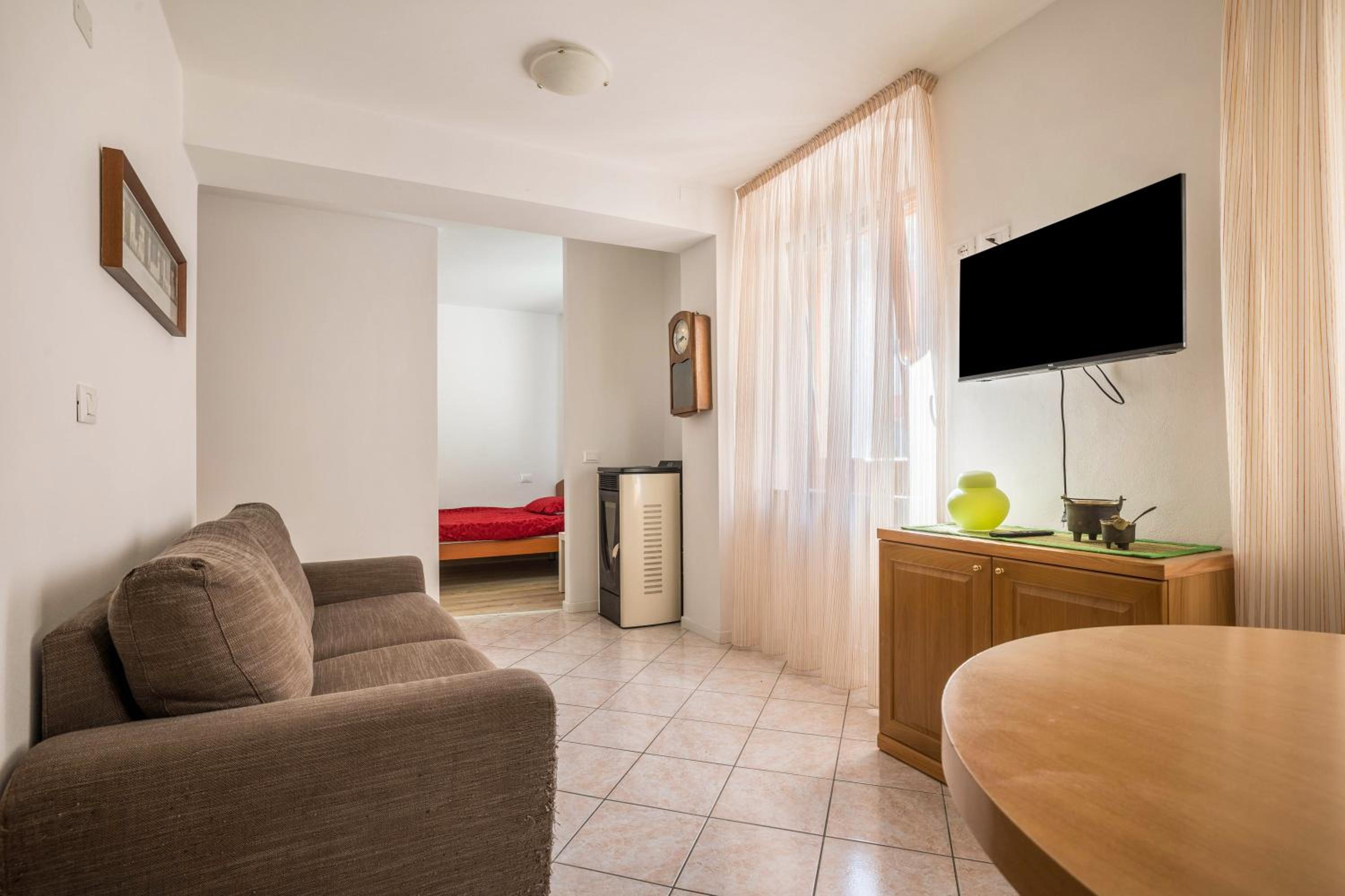 One-Bedroom Apartment with Garden View