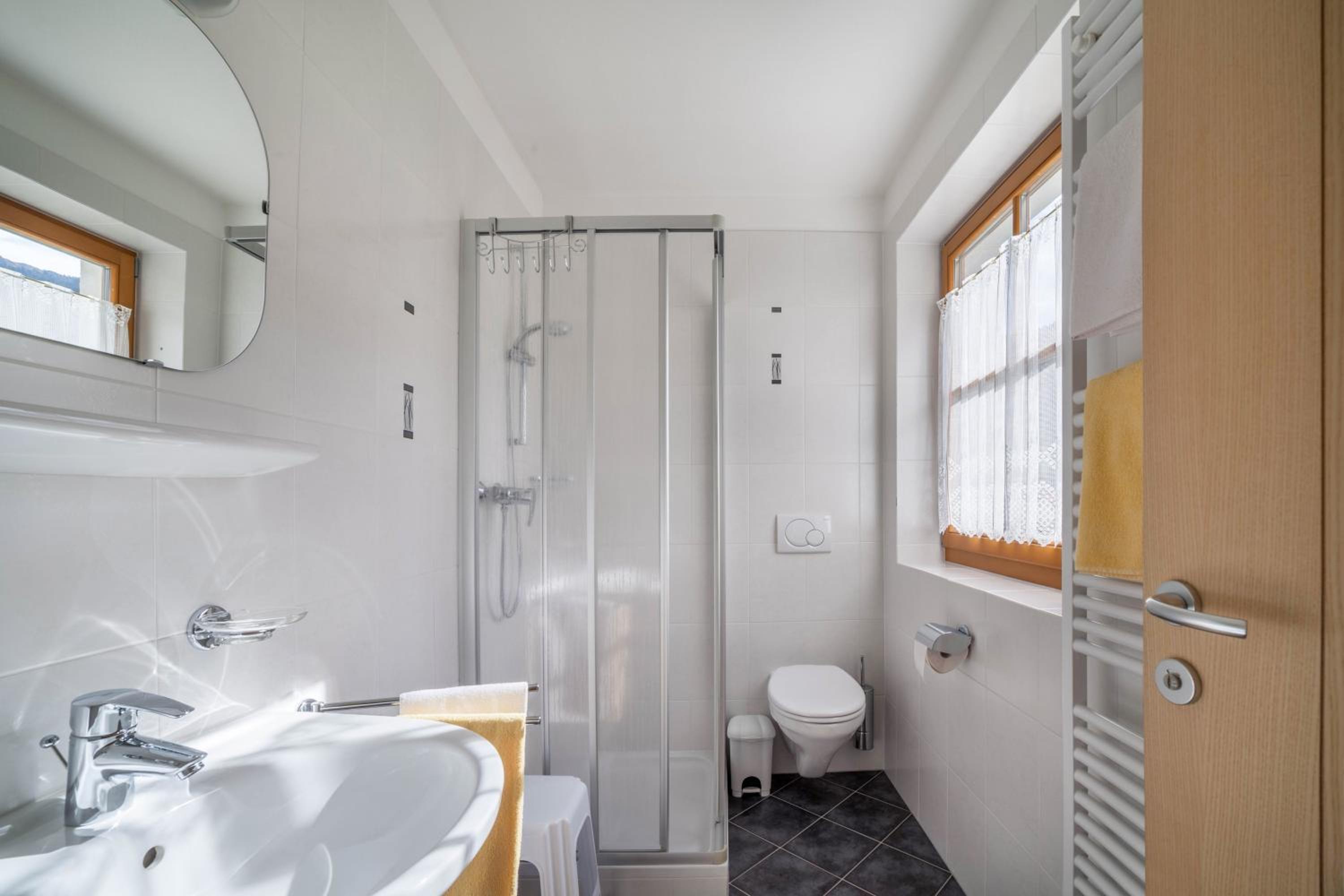 Three-Bedroom Premium Apartment with Balcony photo 3