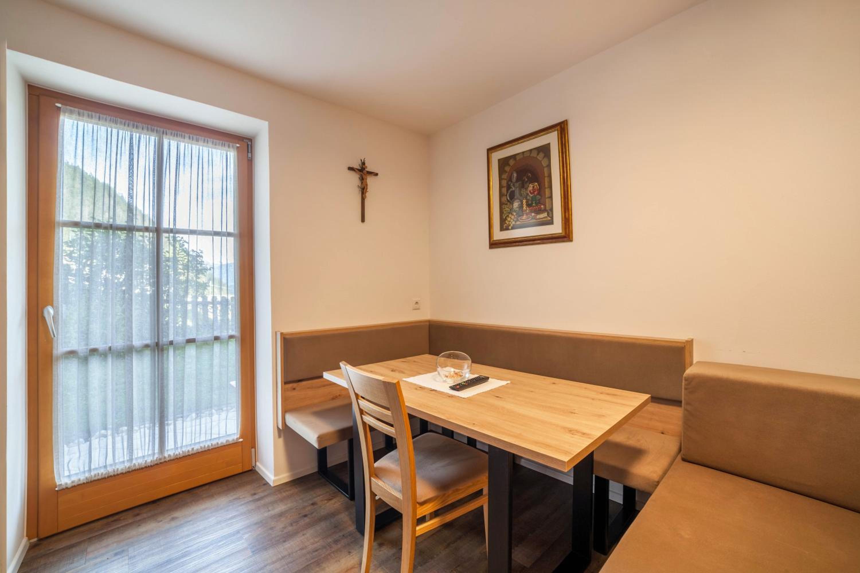 Two-Bedroom Deluxe Apartment with Garden View photo 3