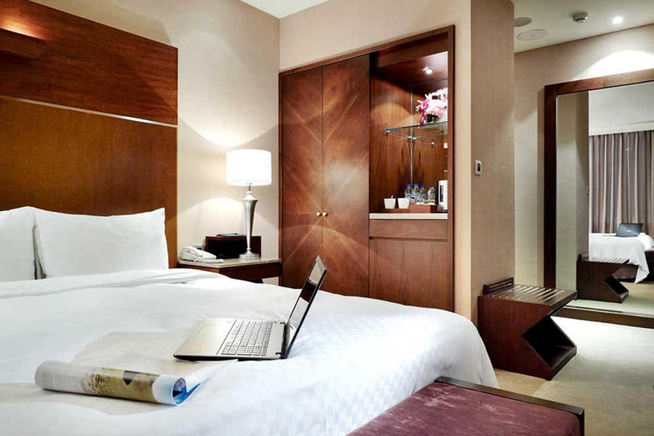 HD Palace Suite photo 3