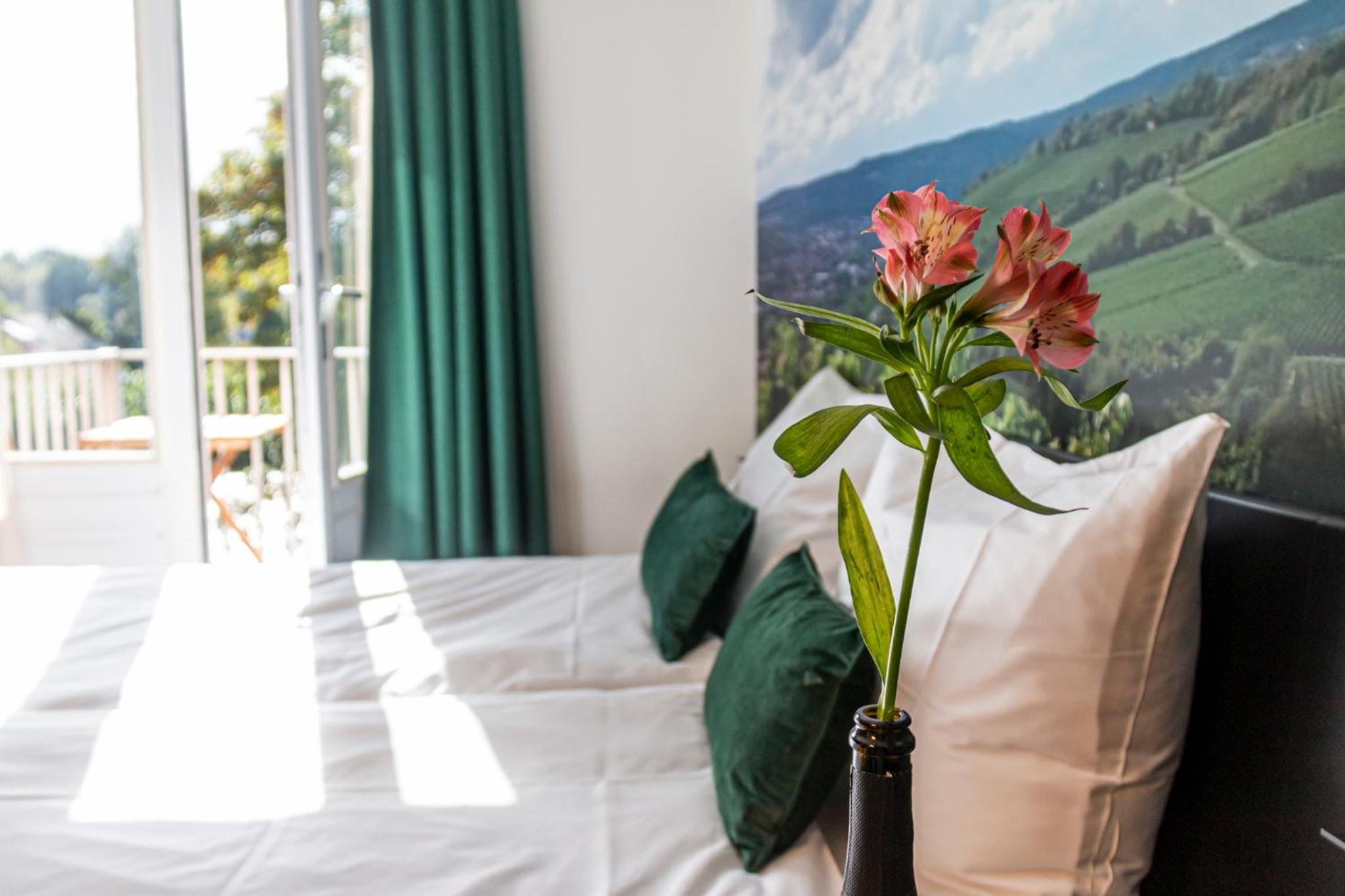 Comfort Room with Balcony - Photo 6