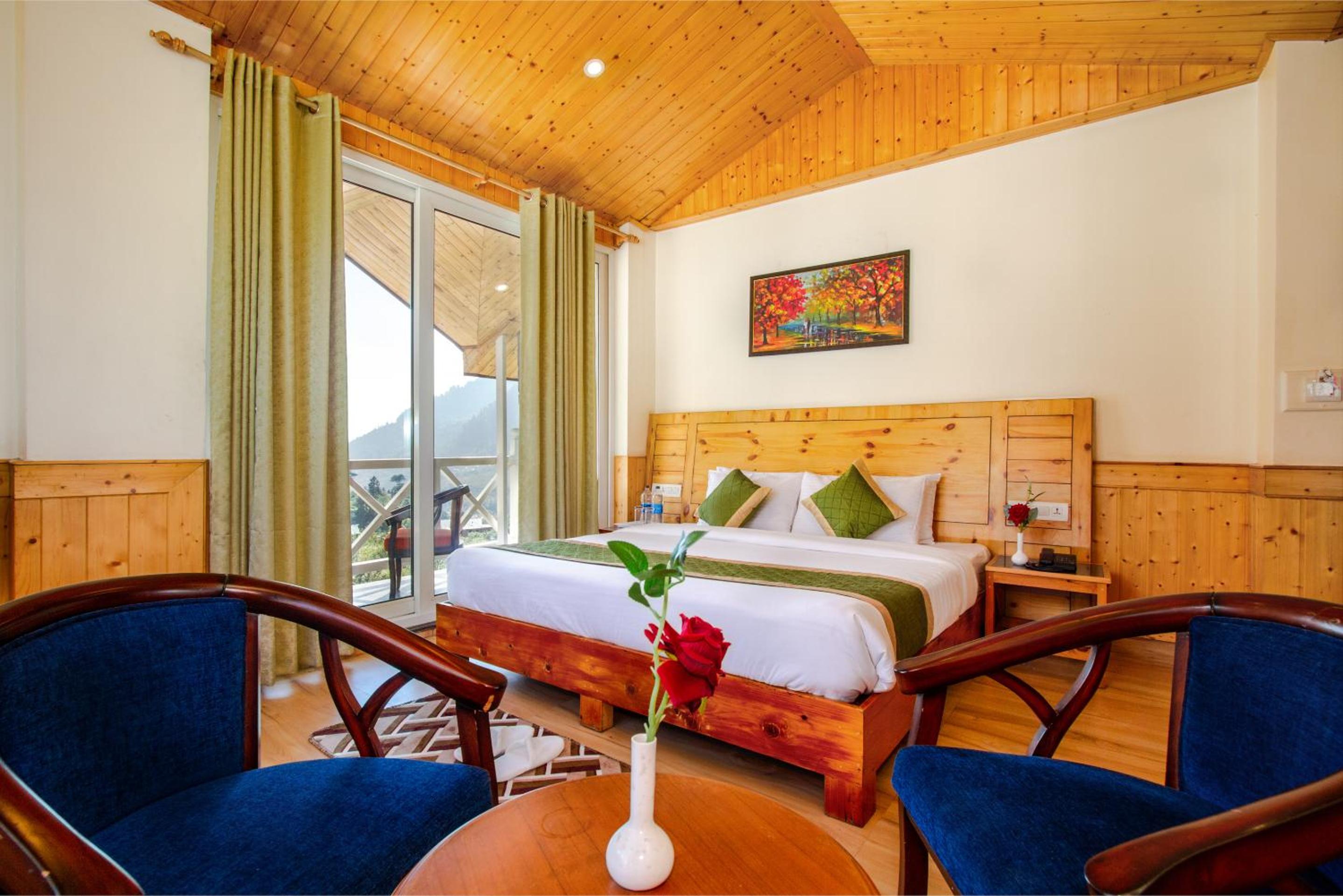 King Suite with Balcony - Photo 36