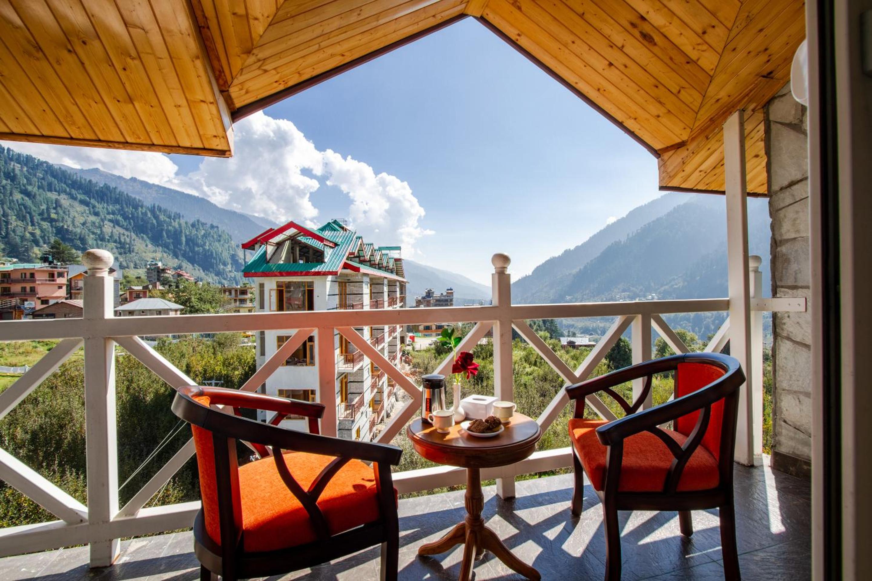 King Suite with Balcony - Photo 40