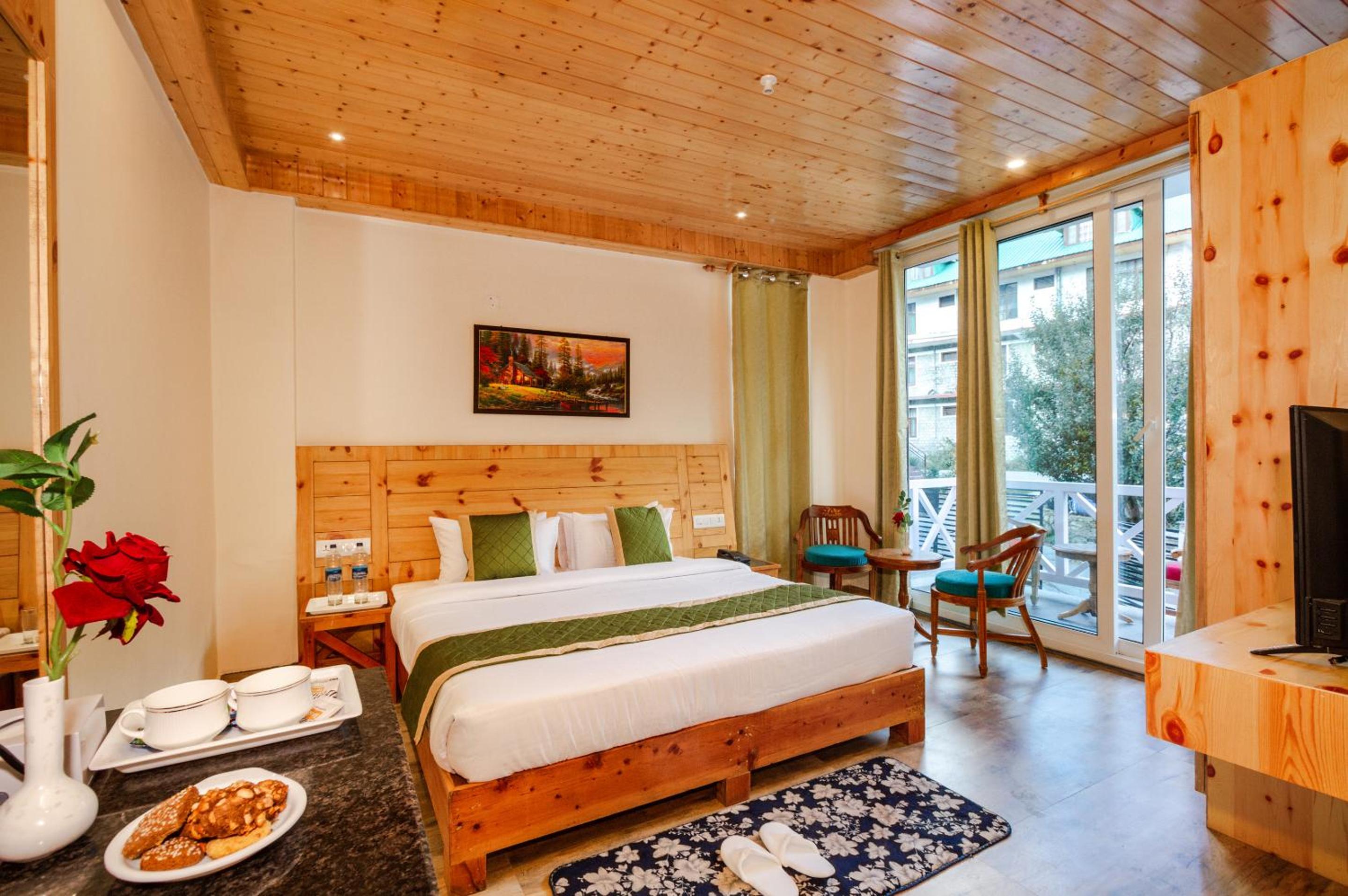 King Suite with Balcony - Photo 7