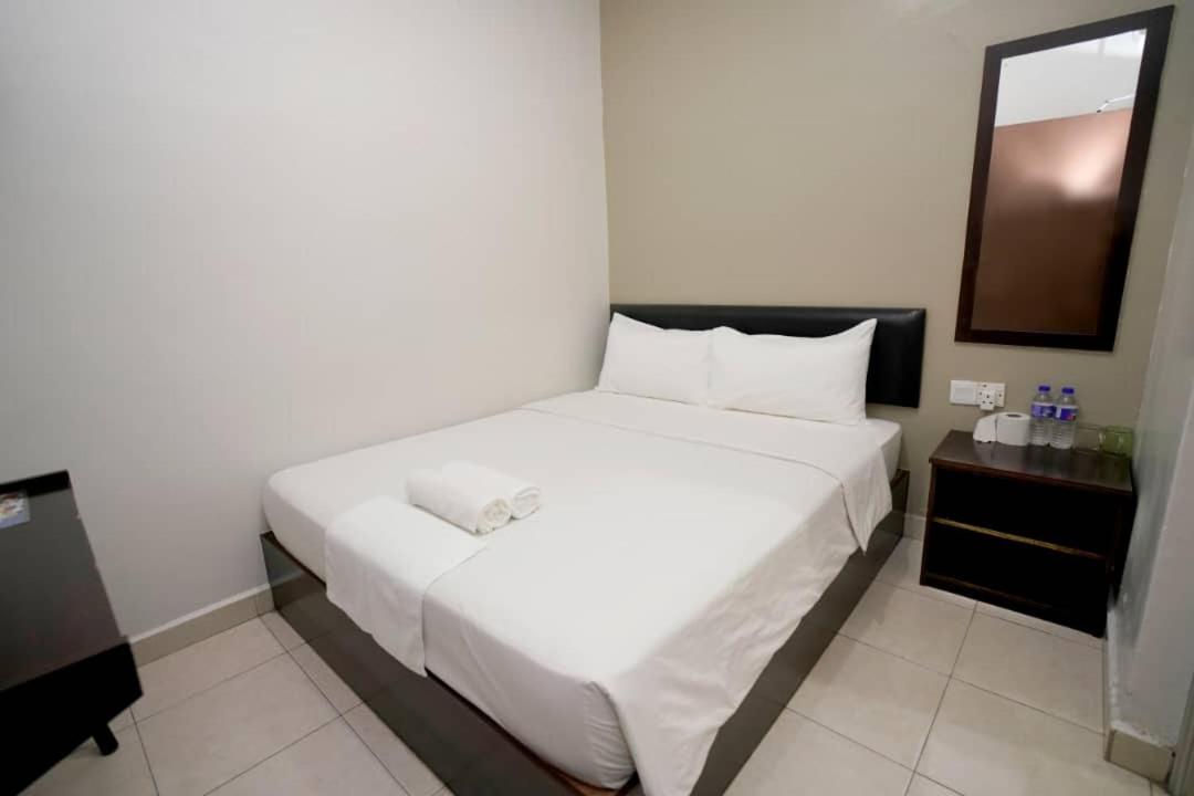 Standard Queen Room - Photo 1