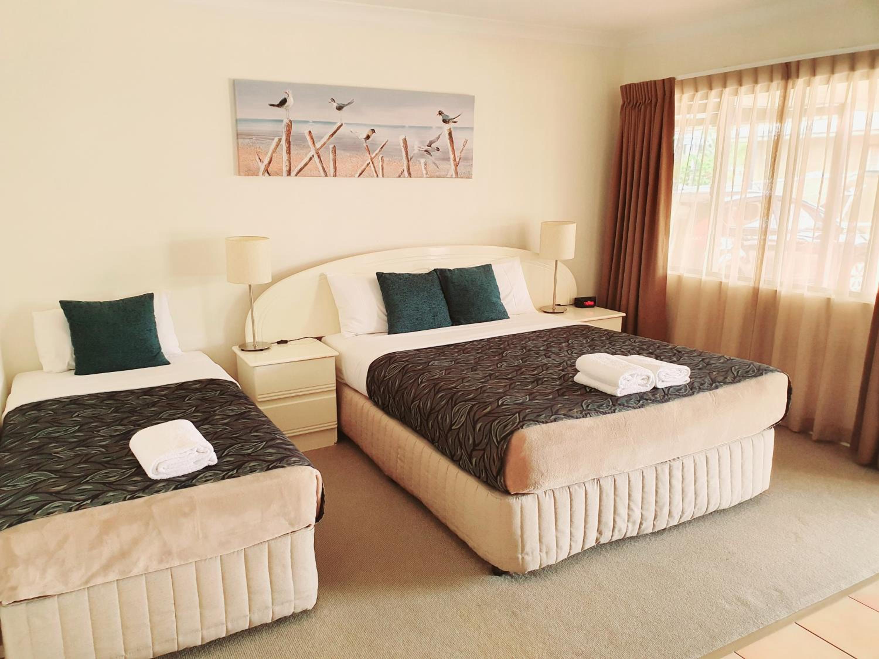 Deluxe Triple Room photo 2