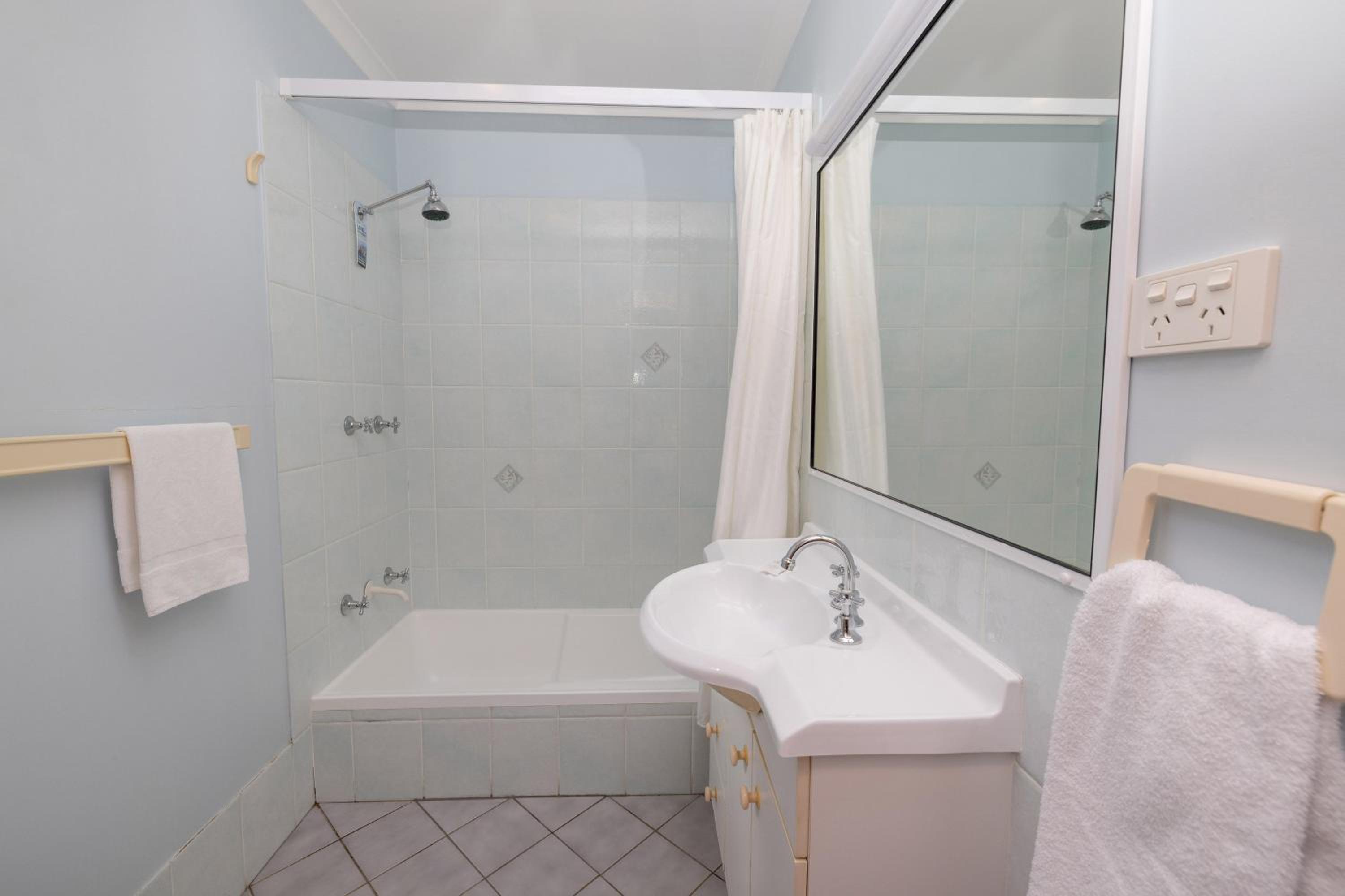 Standard Poolside Two-Bedroom Villa - Not Pet Friendly photo 2