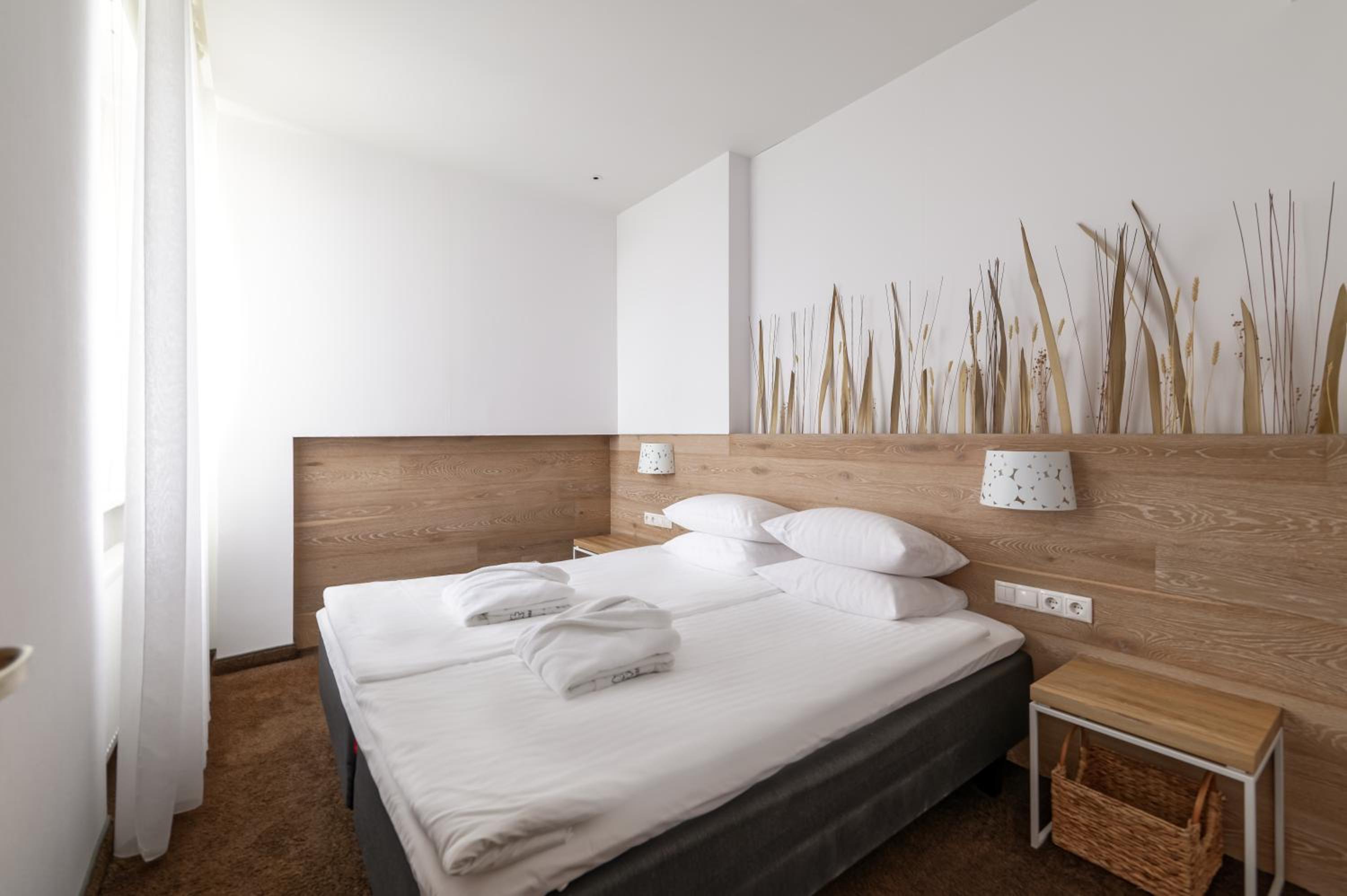 Junior Deluxe Room with Spa Access photo 1