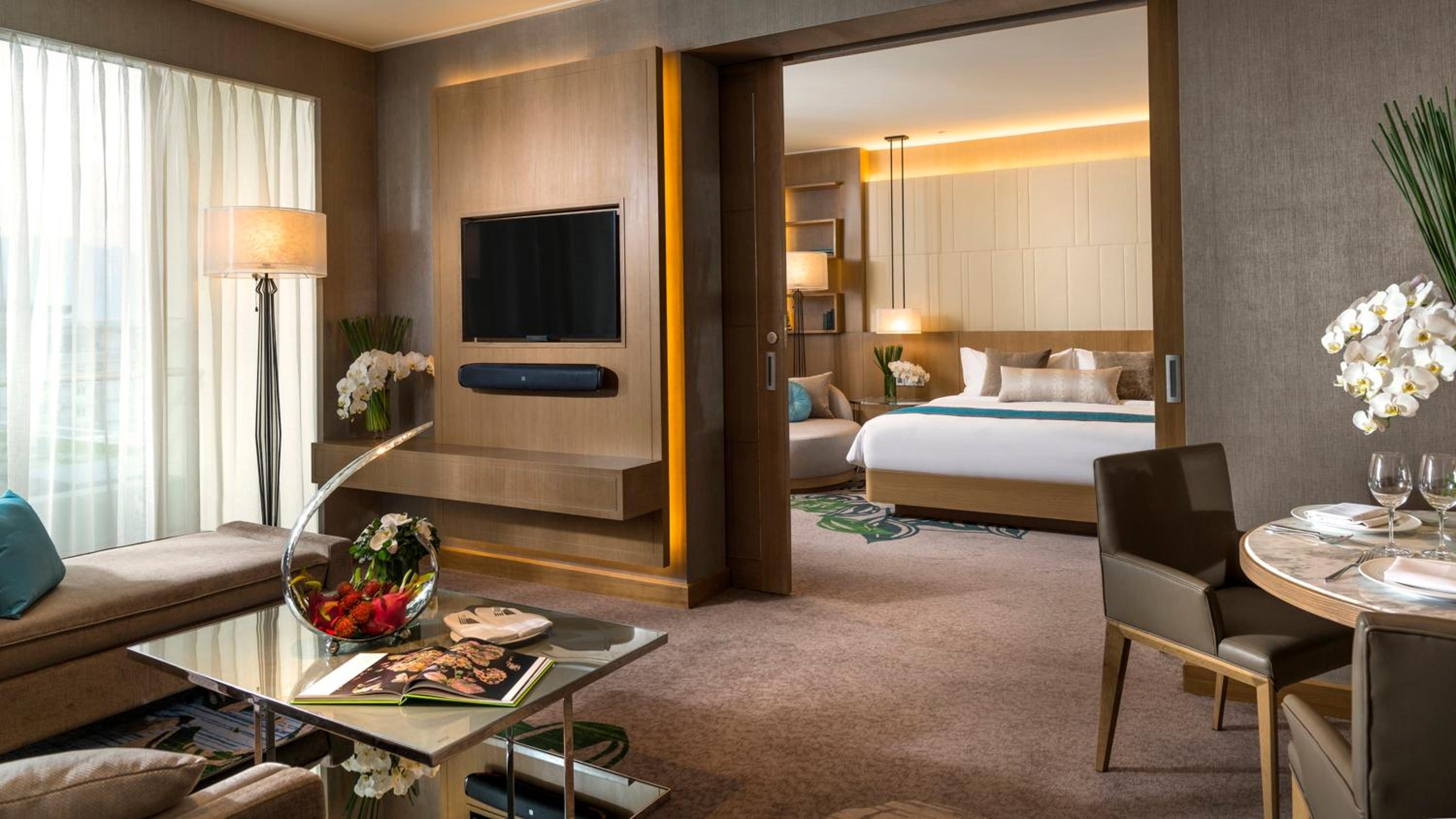 One-Bedroom Twin Suite with City View  photo 2