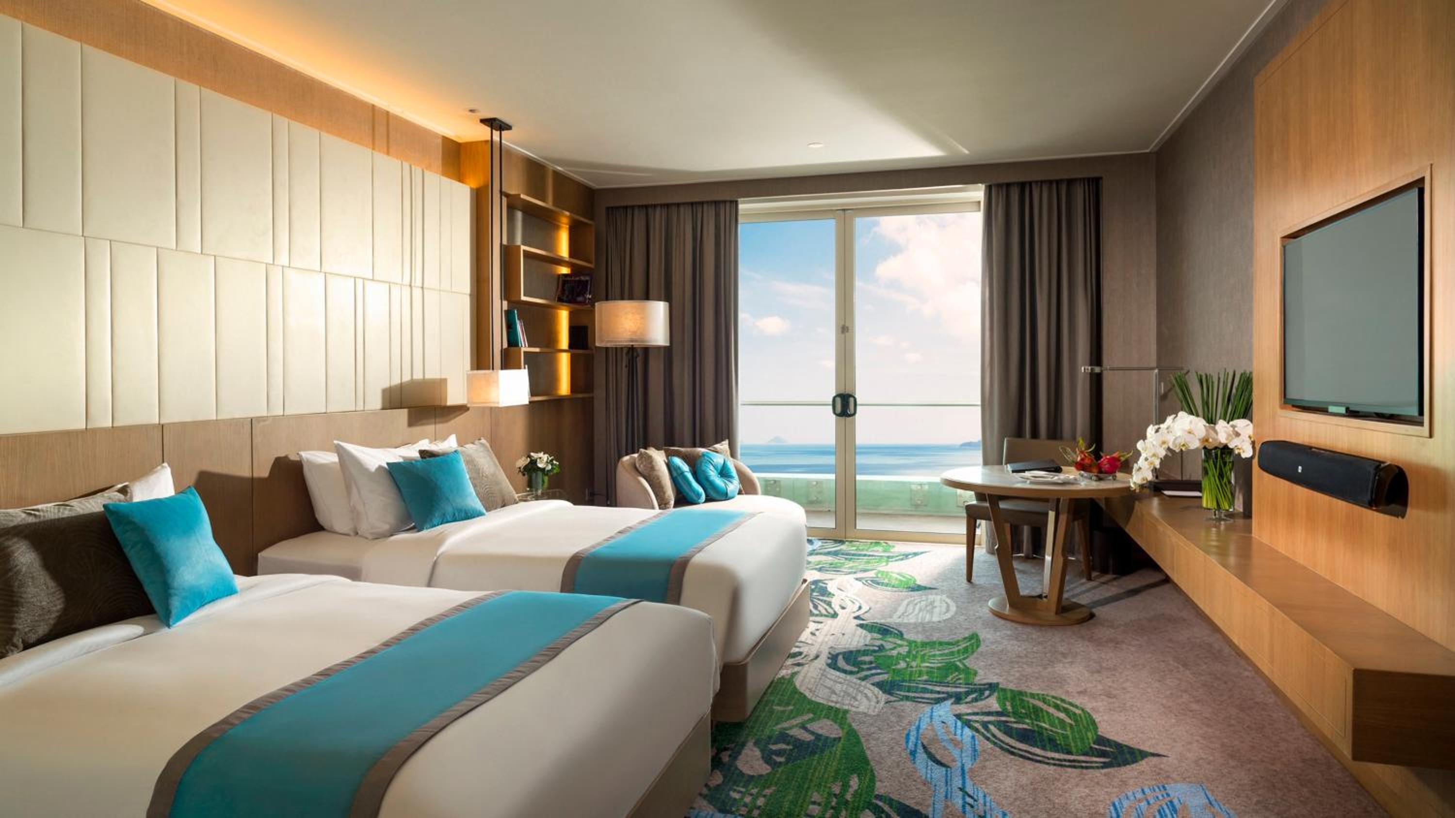 Classic Twin Room with Ocean View and Club Lounge Access photo 3