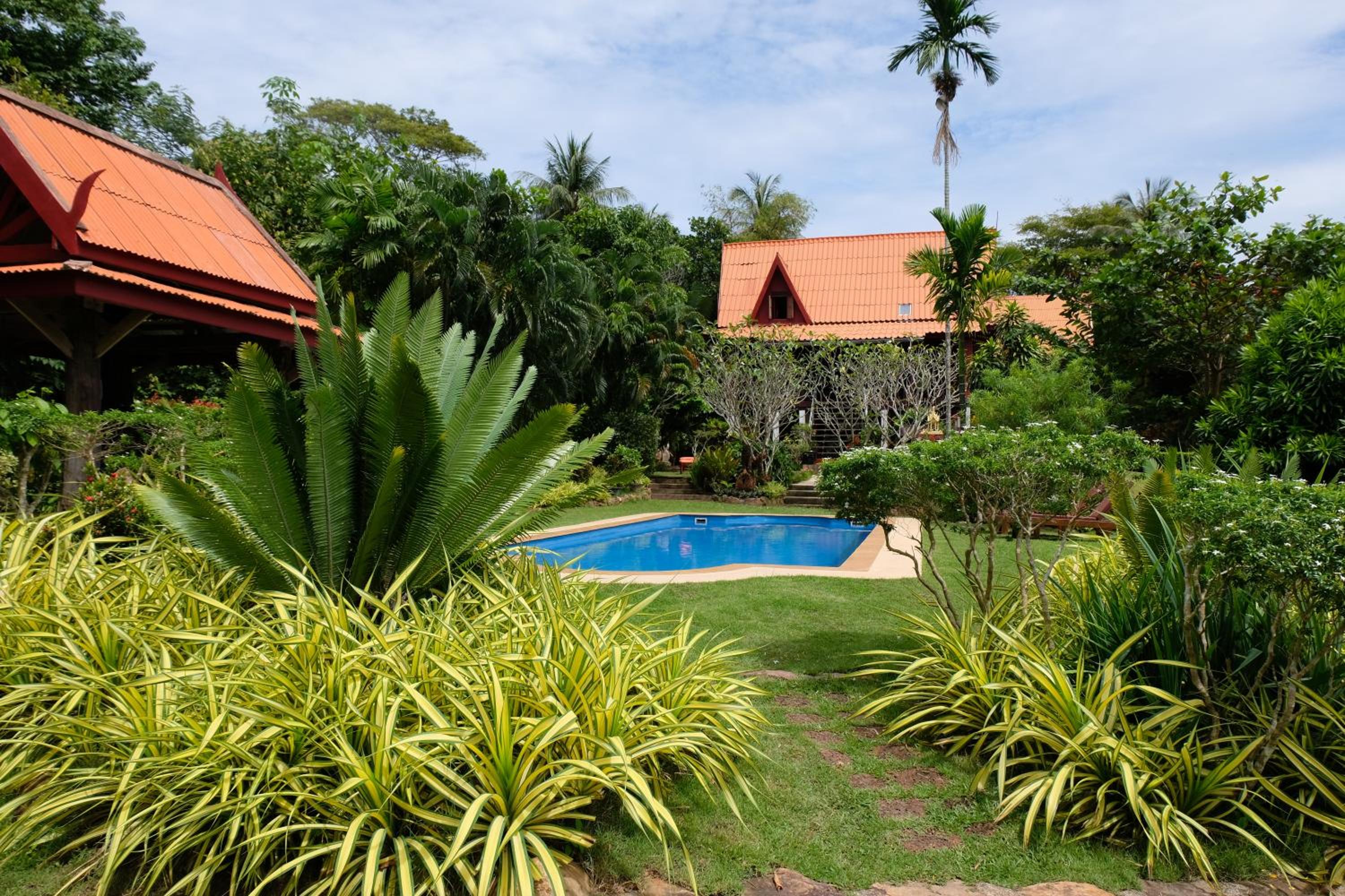 Three-Bedroom Villa - Photo 2