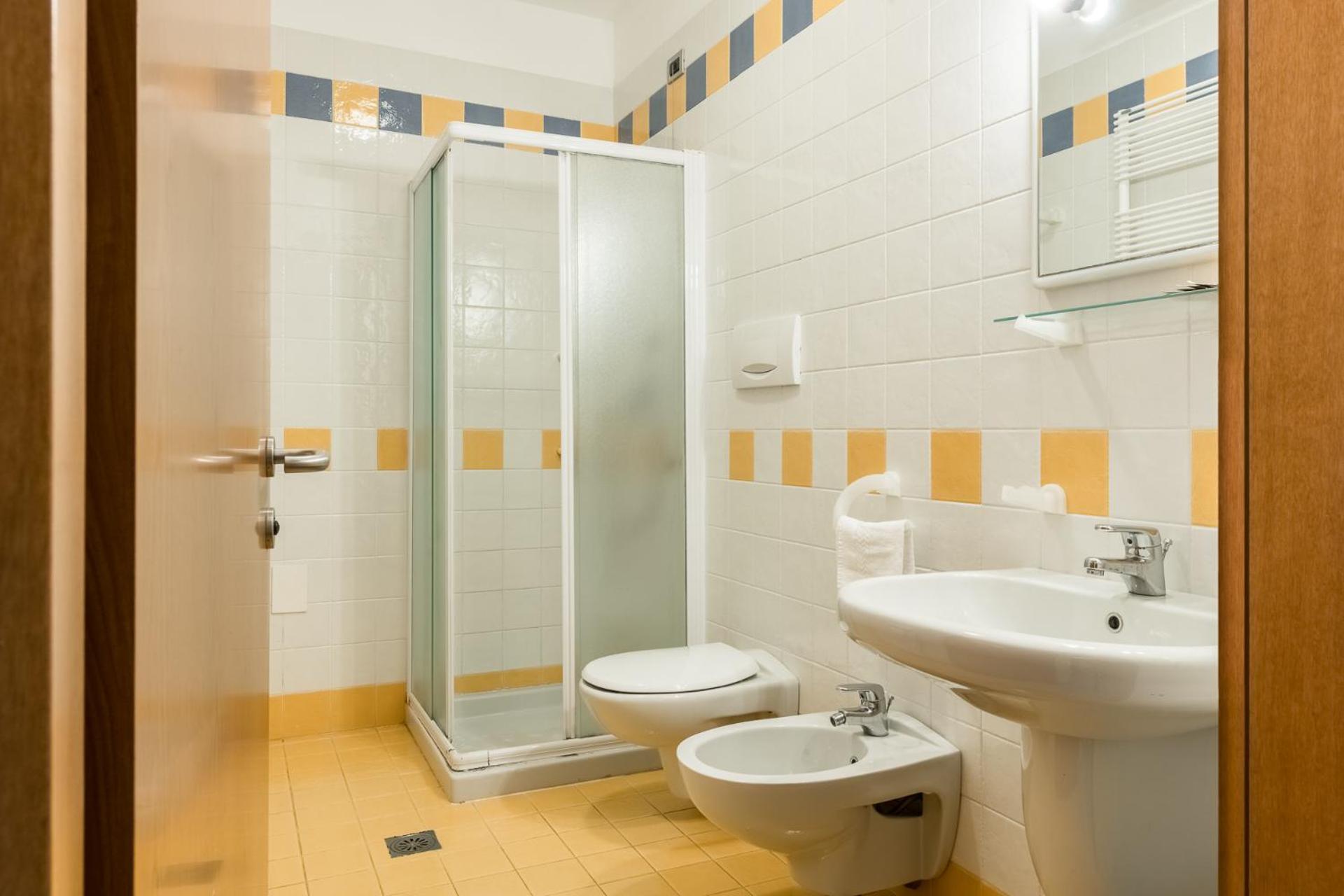 One-Bedroom Apartment - Photo 37