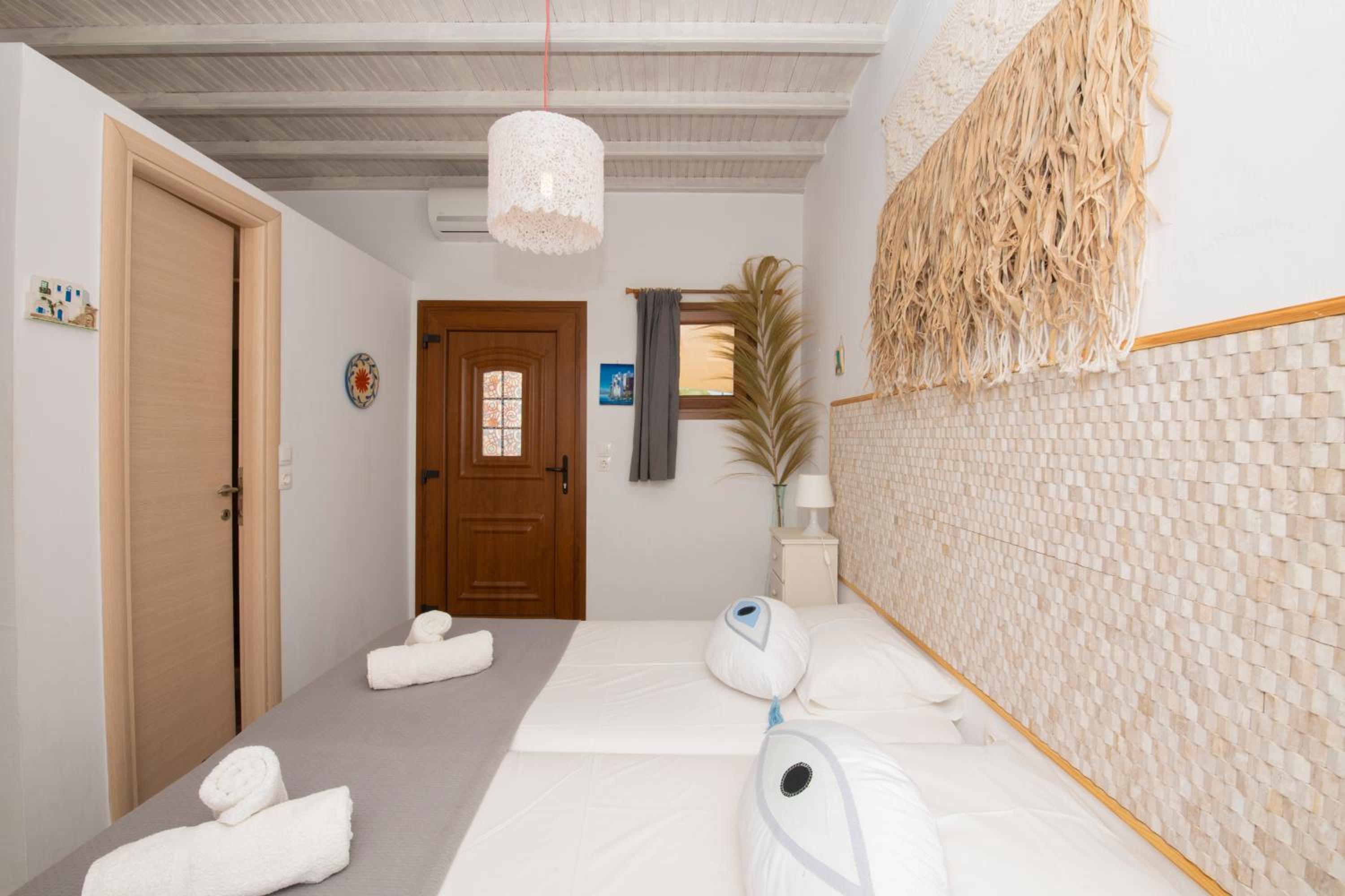 Small Twin Room - Photo 1