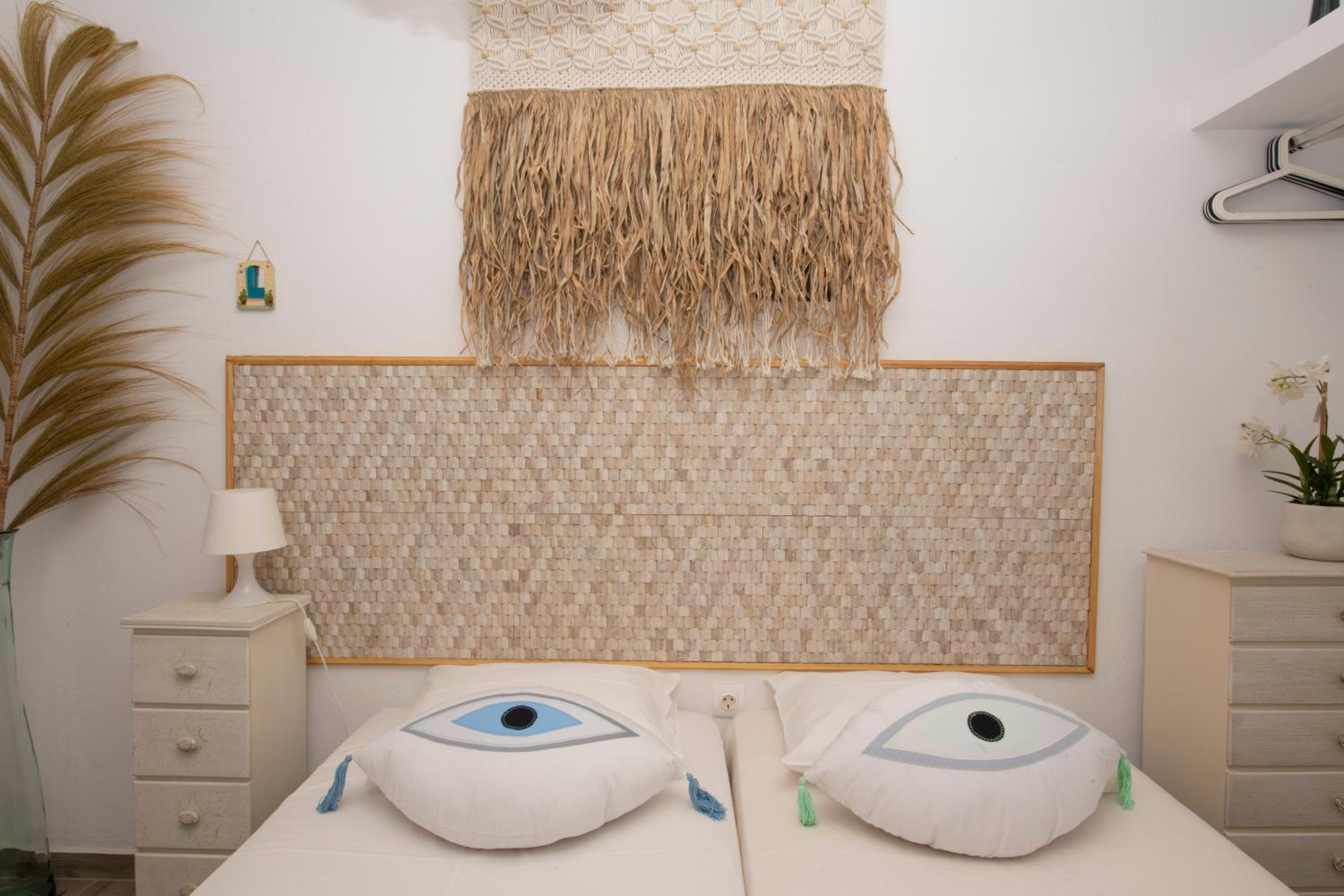 Small Twin Room - Photo 6