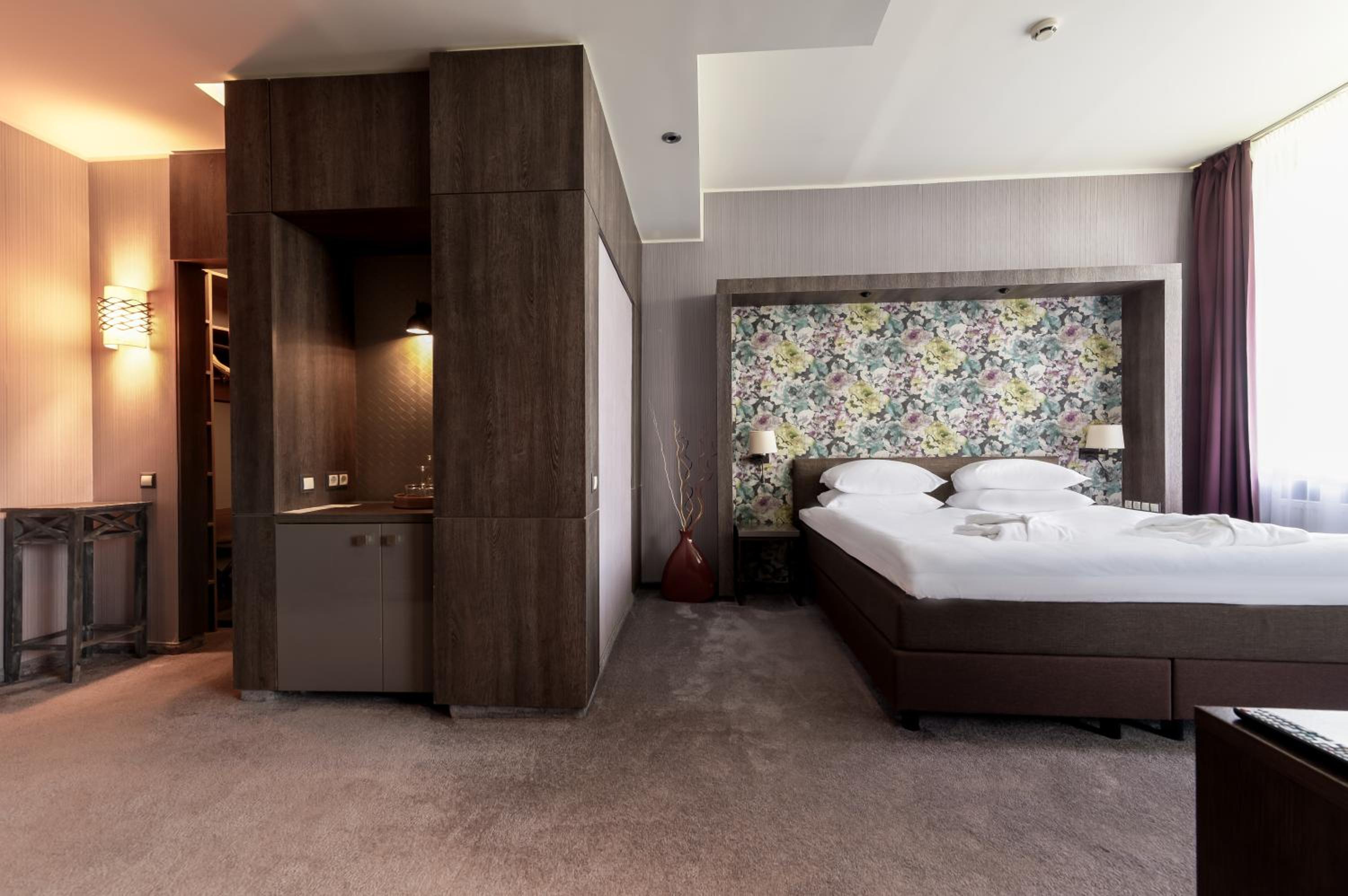 Studio With Spa Package