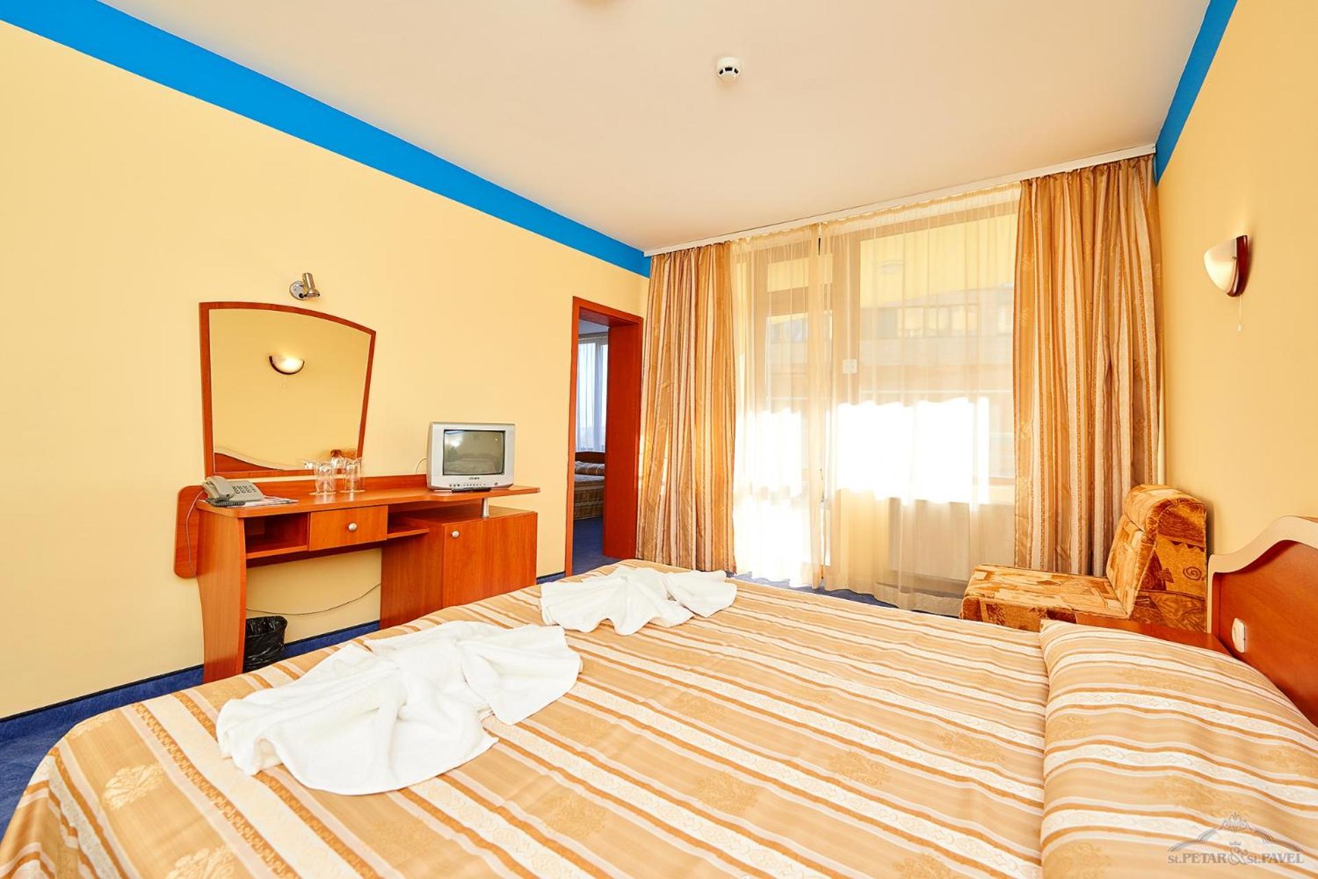 Two-Bedroom Apartment with Balcony photo 2