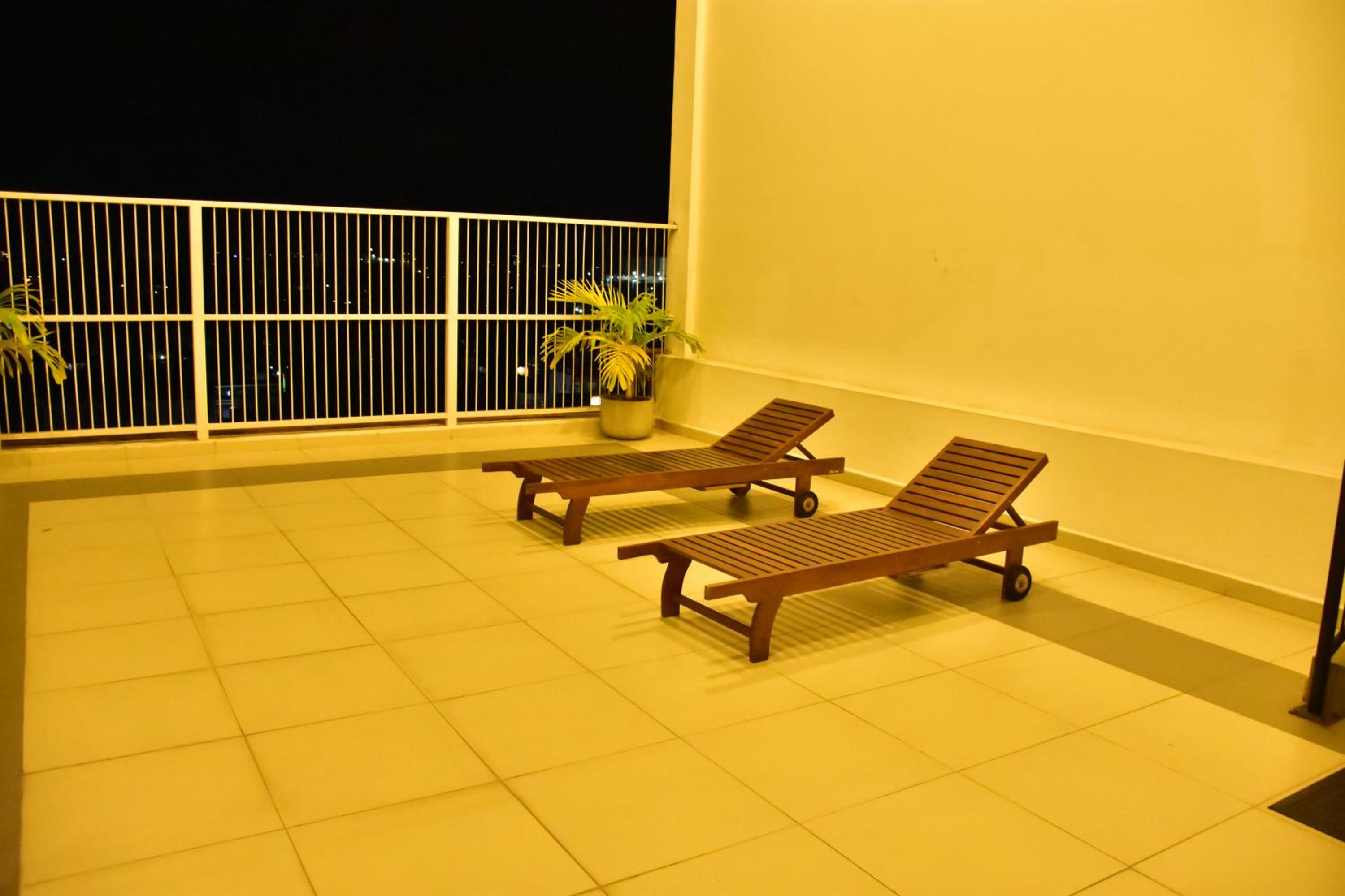 Three-Bedroom Apartment photo 2