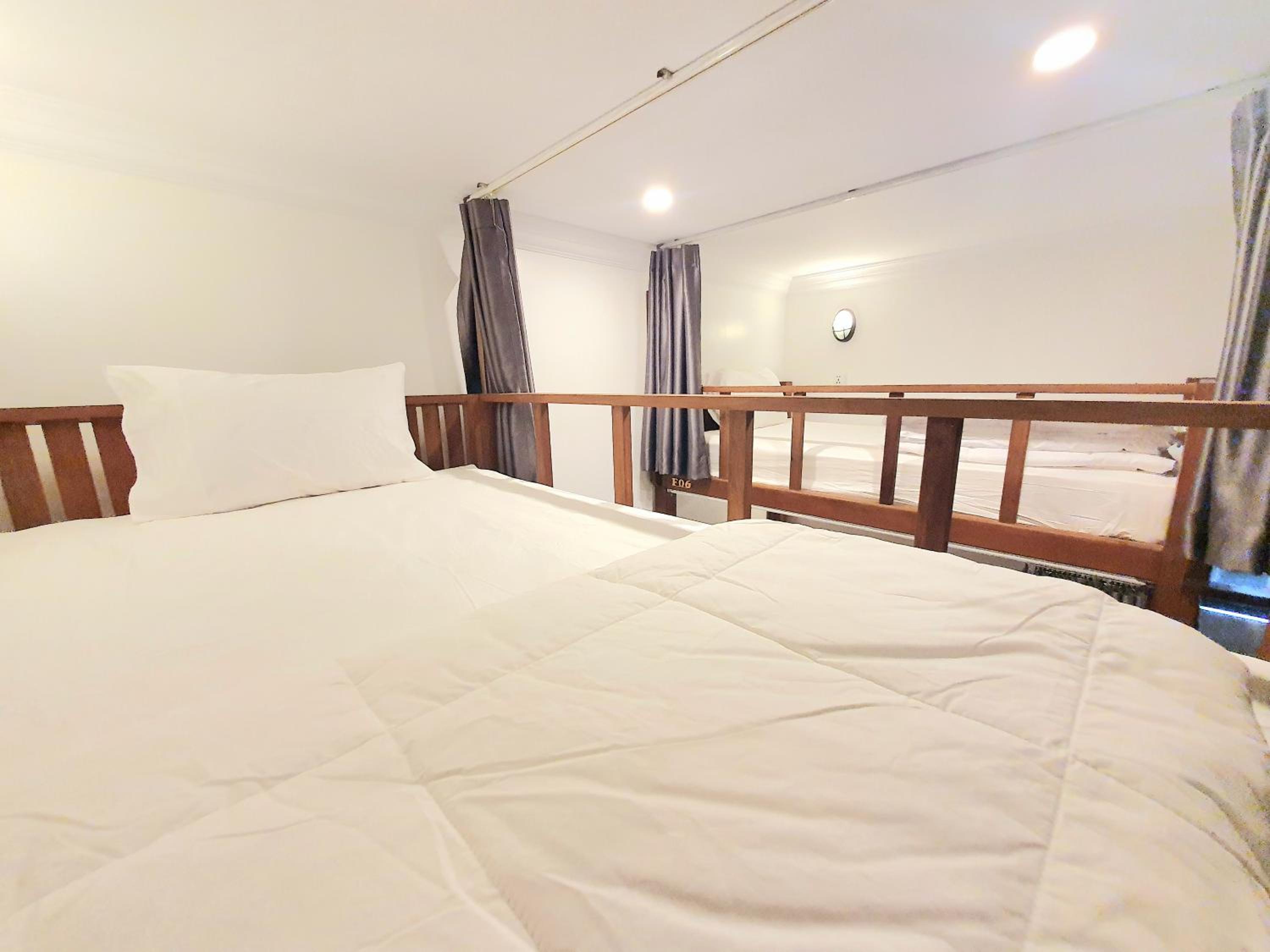 Bed in 10-Bed Mixed Dormitory Room photo 2